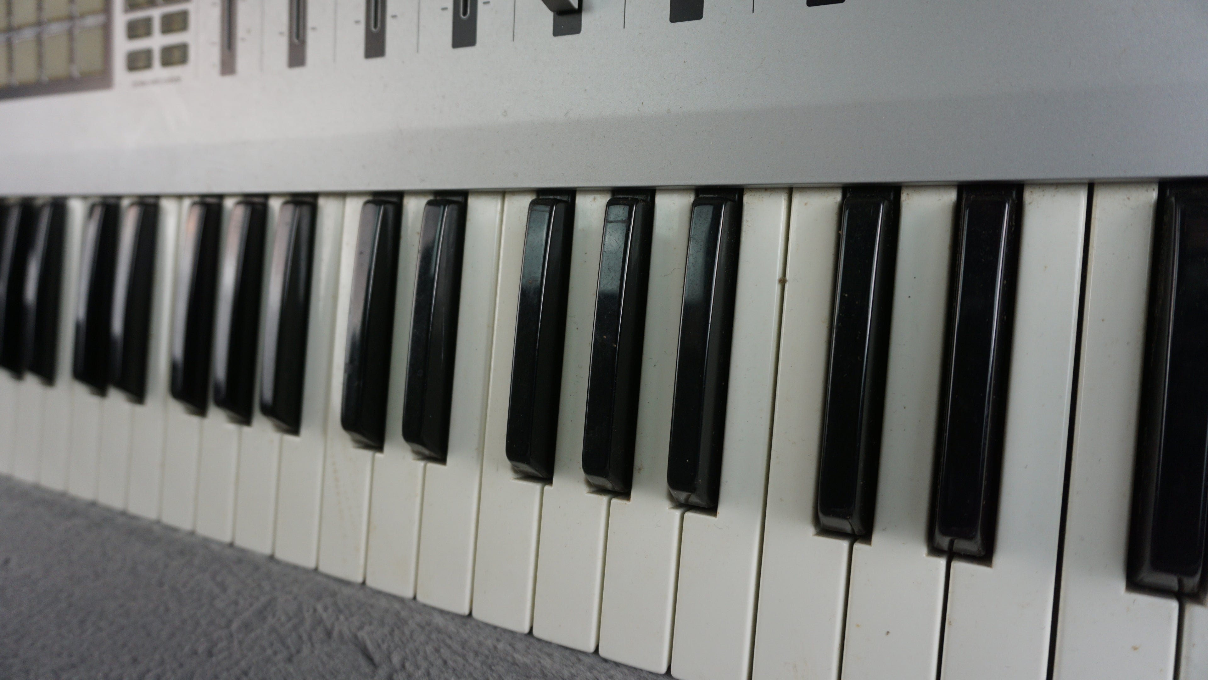Korg Kontrol 49 Midi Studio Controller w/ Power Supply