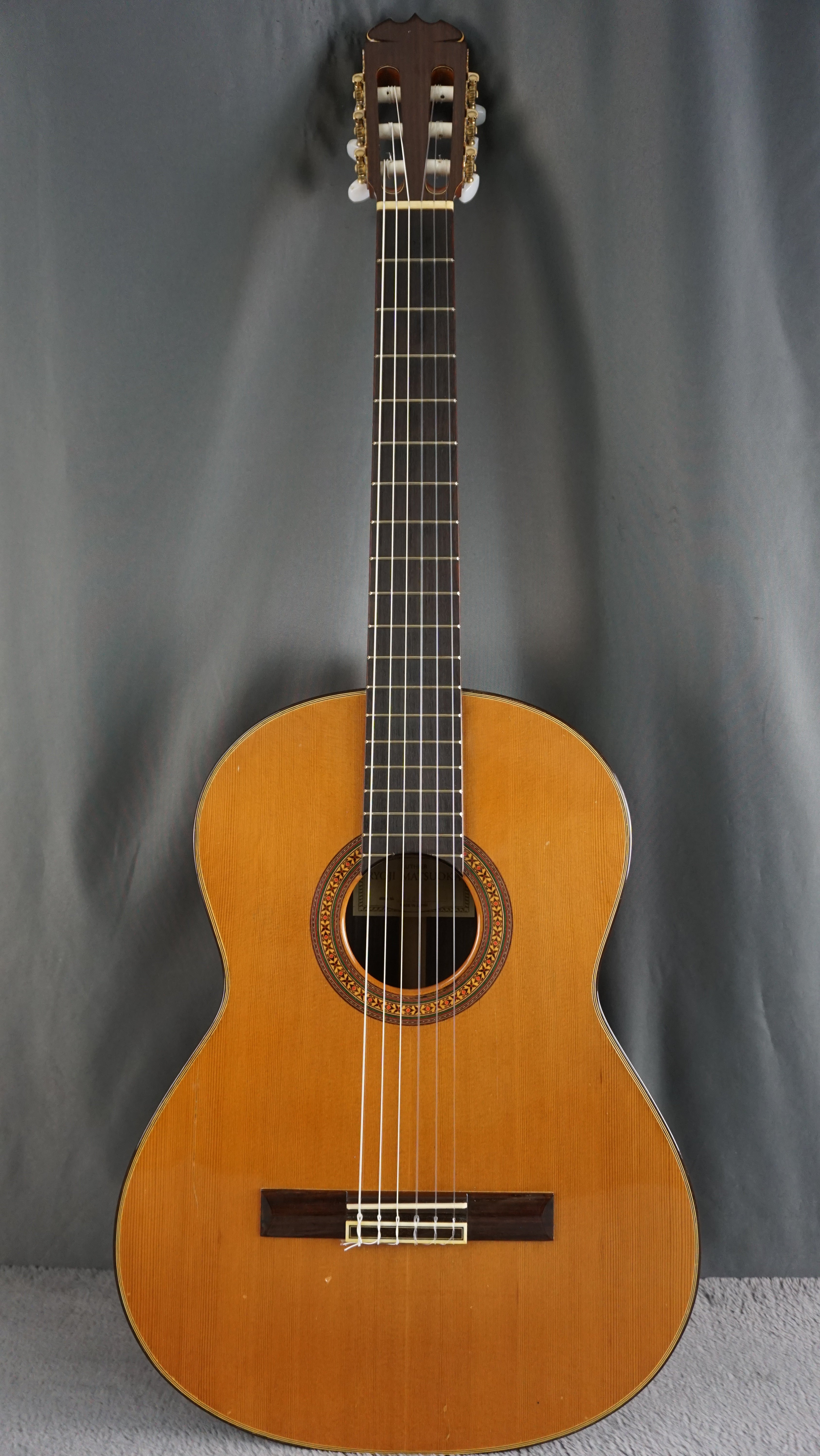 Ryoji Matsuoka M65 Japan Classical Guitar w/ Chipboard Case