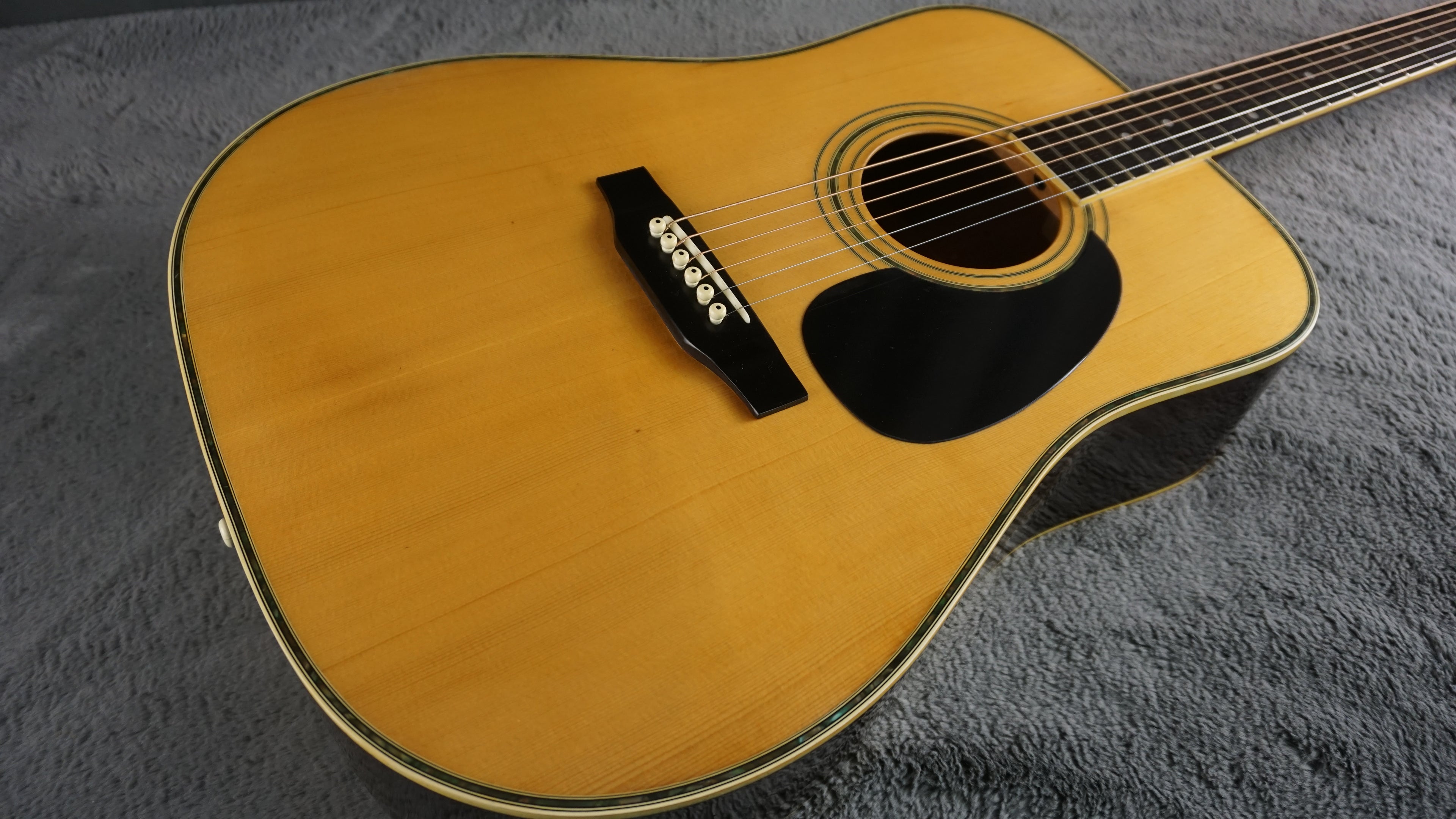 Tokai Cat's Eyes CE-200D Vintage MIJ Dreadnought Acoustic Guitar w/ Gig Bag