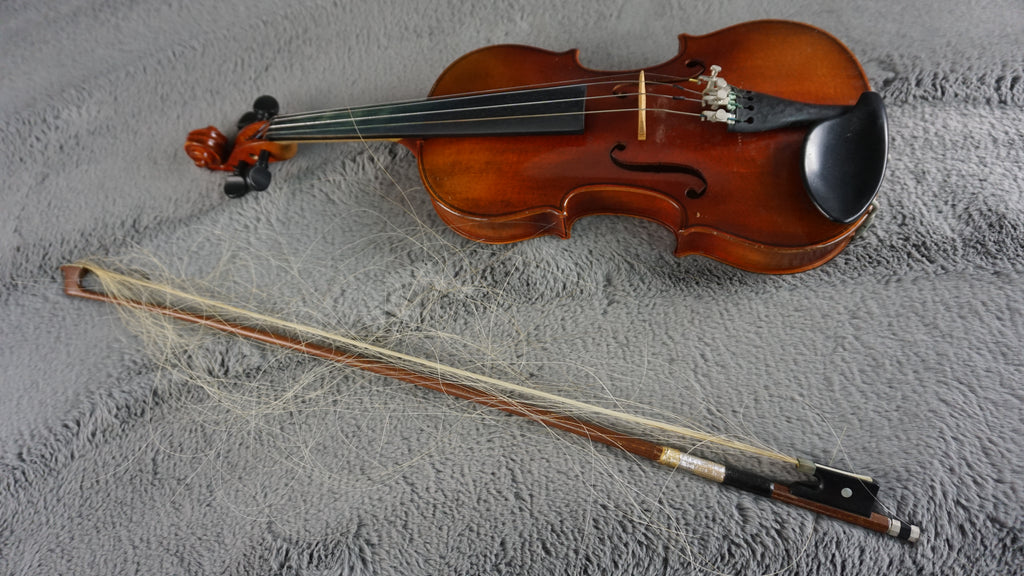 Suzuki 200 1/4 Violin 1996 w/ Case & Bow