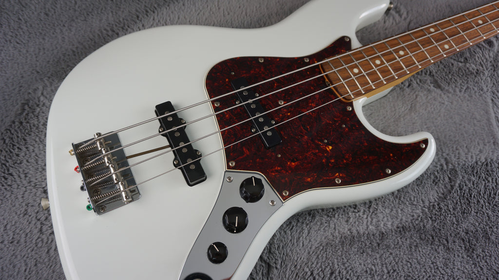 Fender Traditional II 60s Jazz Bass 2022 MIJ Olympic White w/ Rosewood Board