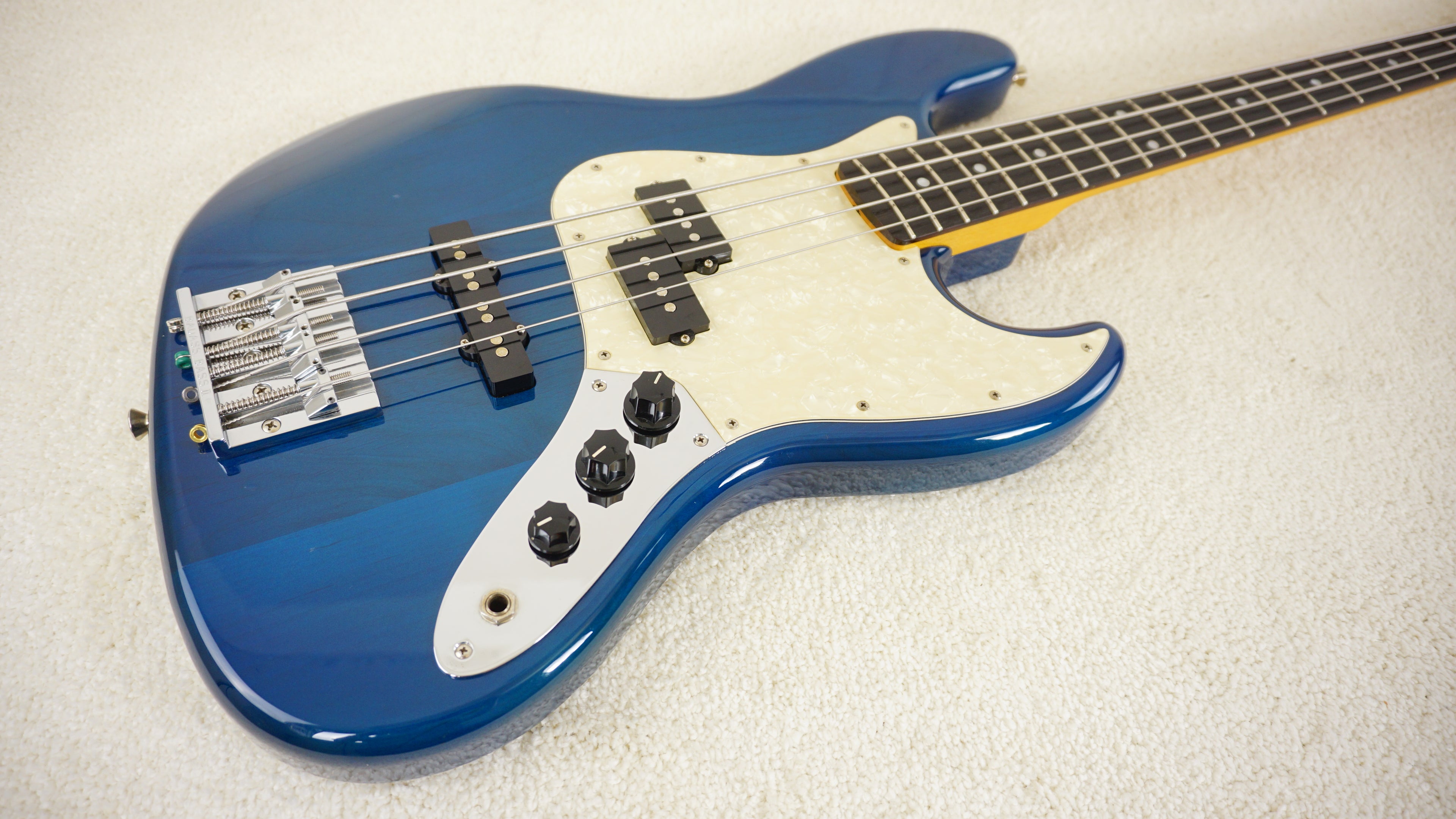 Fender Japan Jazz Bass 62 Reissue PJ Pickups - Badass Bridge - Translucent Blue - Matching Headstock