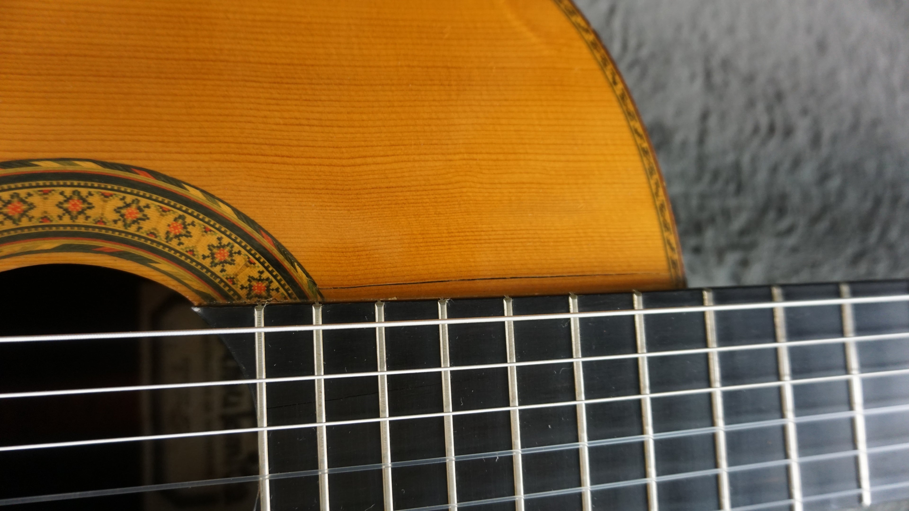 Osamu Tomita Nol. 15 1974 Japan Classical Guitar w/ Hard Case