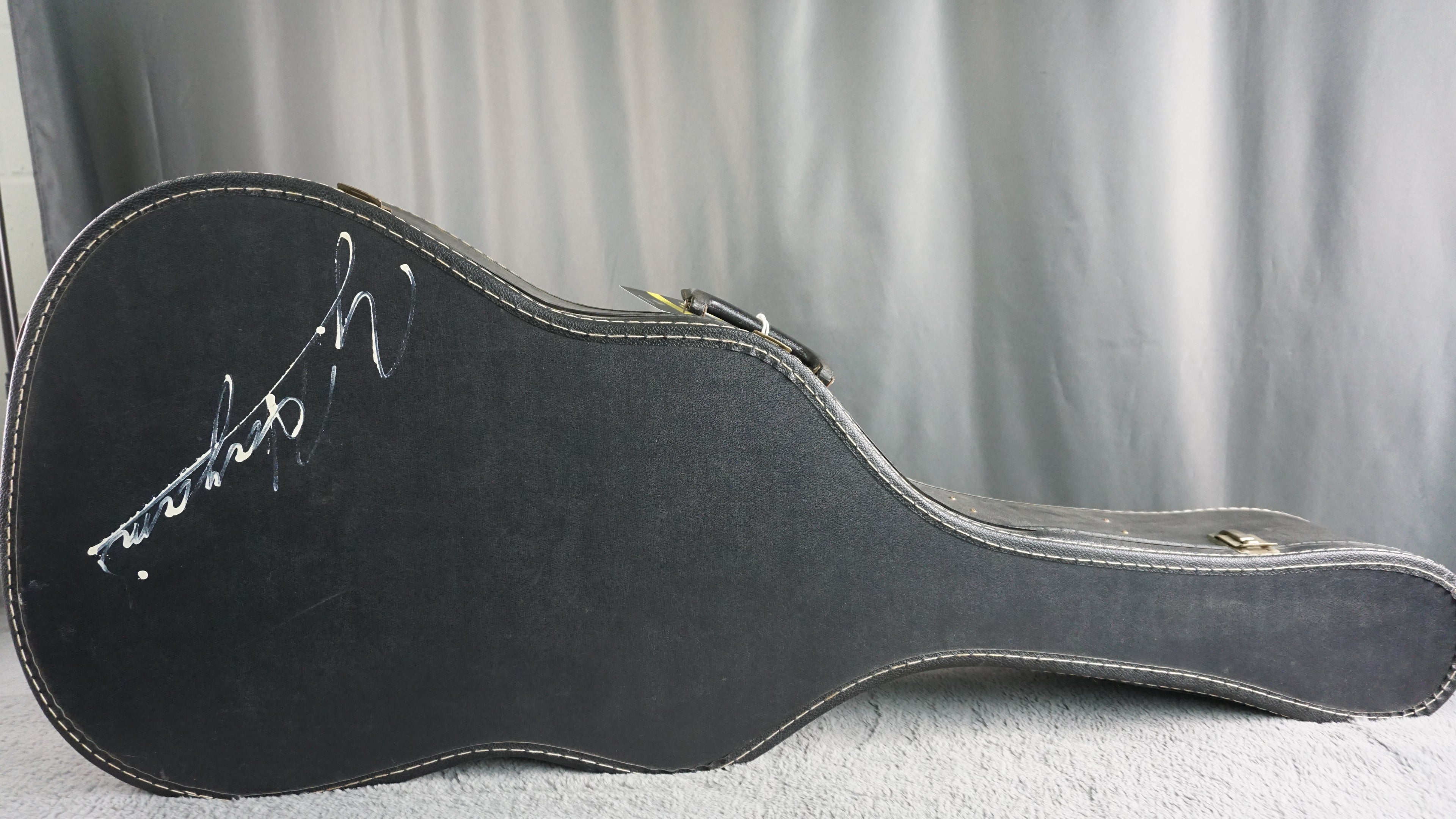 Ryoji Matsuoka M65 Japan Classical Guitar w/ Chipboard Case
