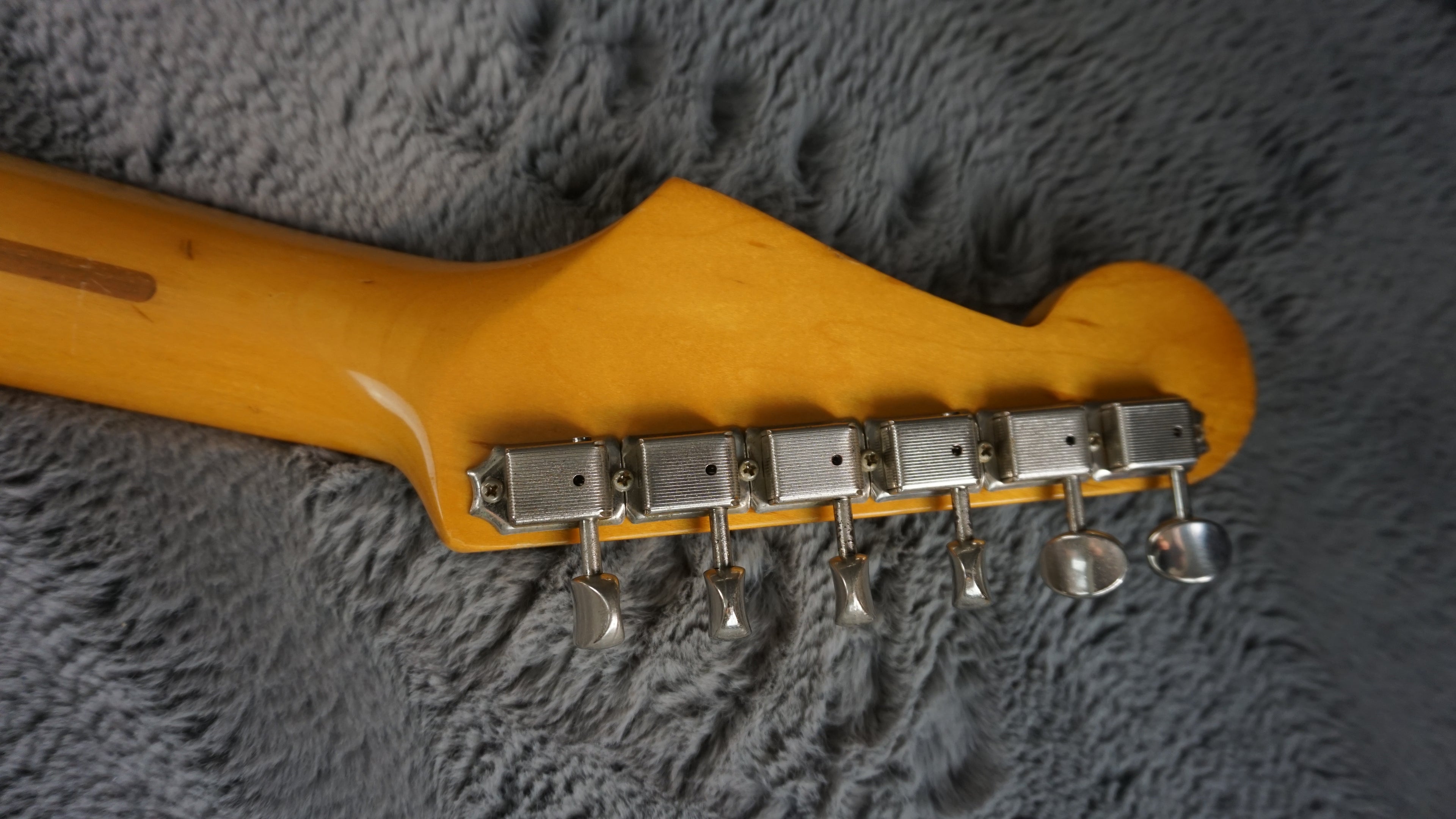 Fender Japan ST57-500 Stratocaster 1989 Candy Apple Red