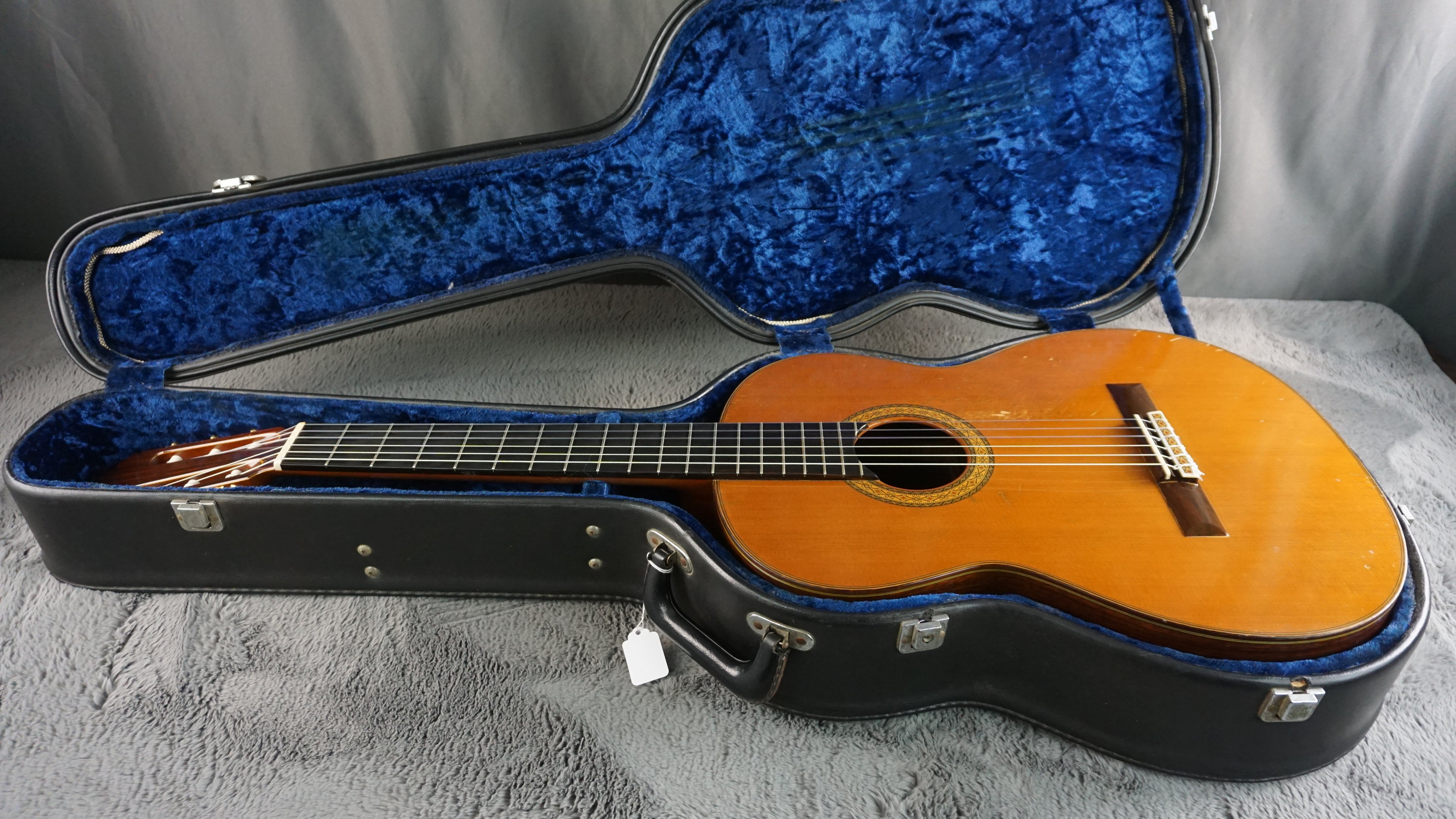 Masaru Kohno No. 15 1979 w/ Hard Case - Rosewood