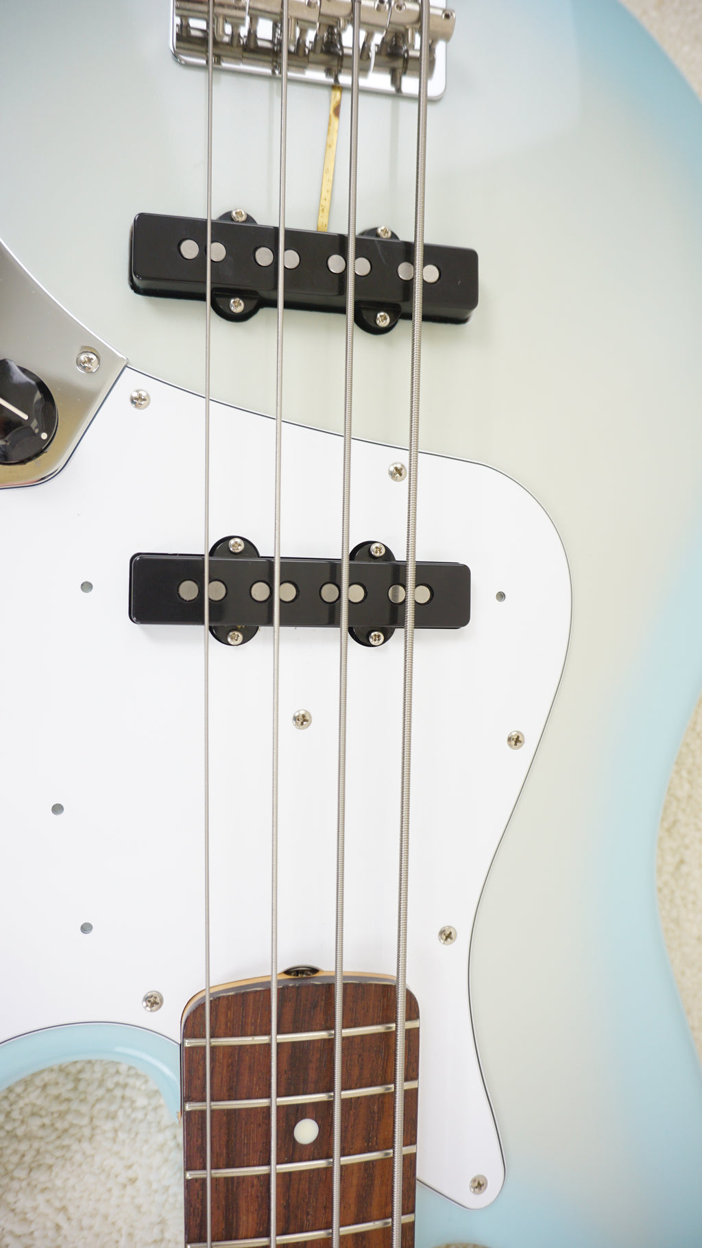 Fender Japan Traditional II ’60s Jazz Bass Stardust Blue Limited Edition