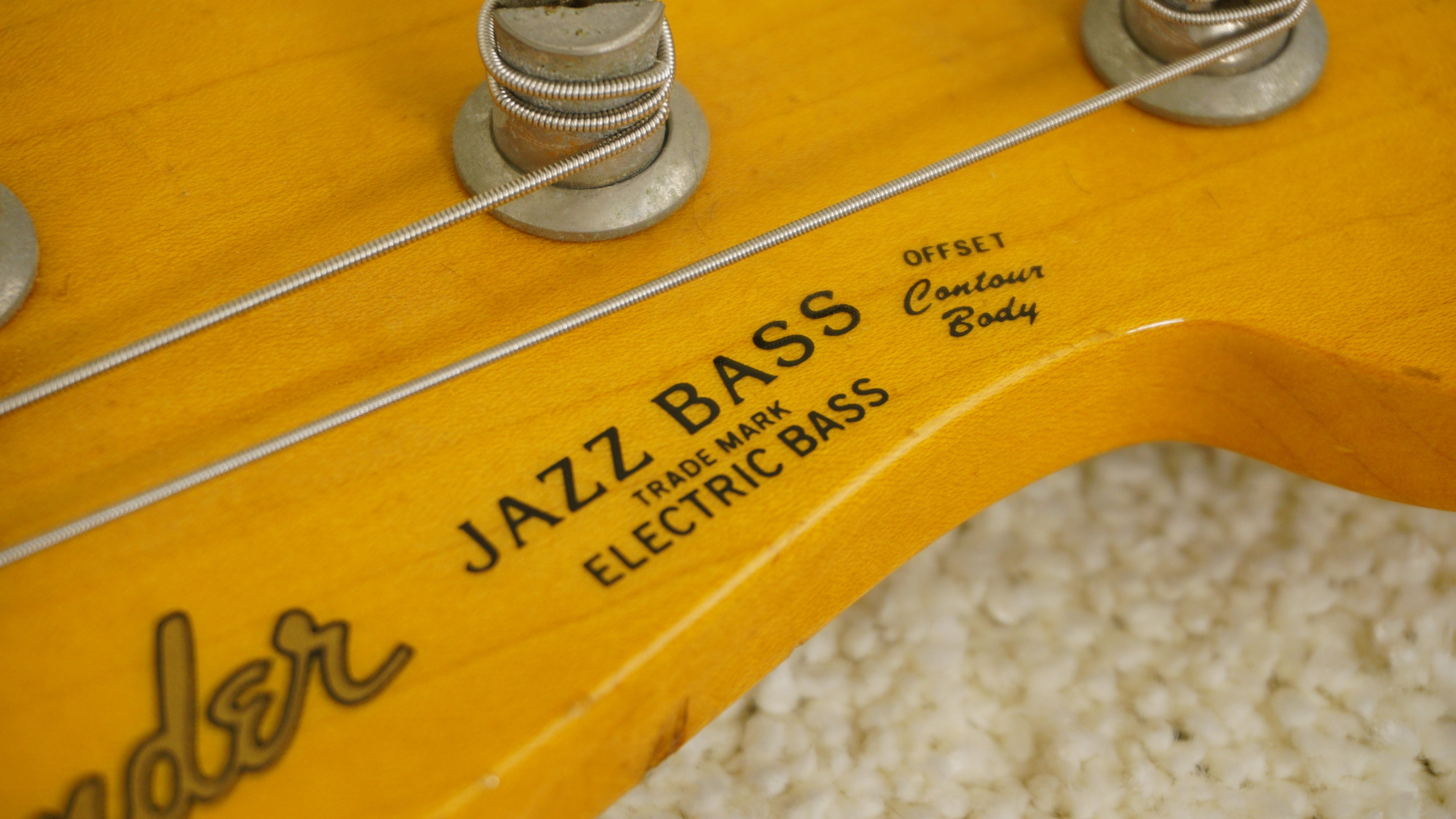 Fender Japan Jazz Bass - 3 Tone Sunburst 1993-94 w/ Hard Case