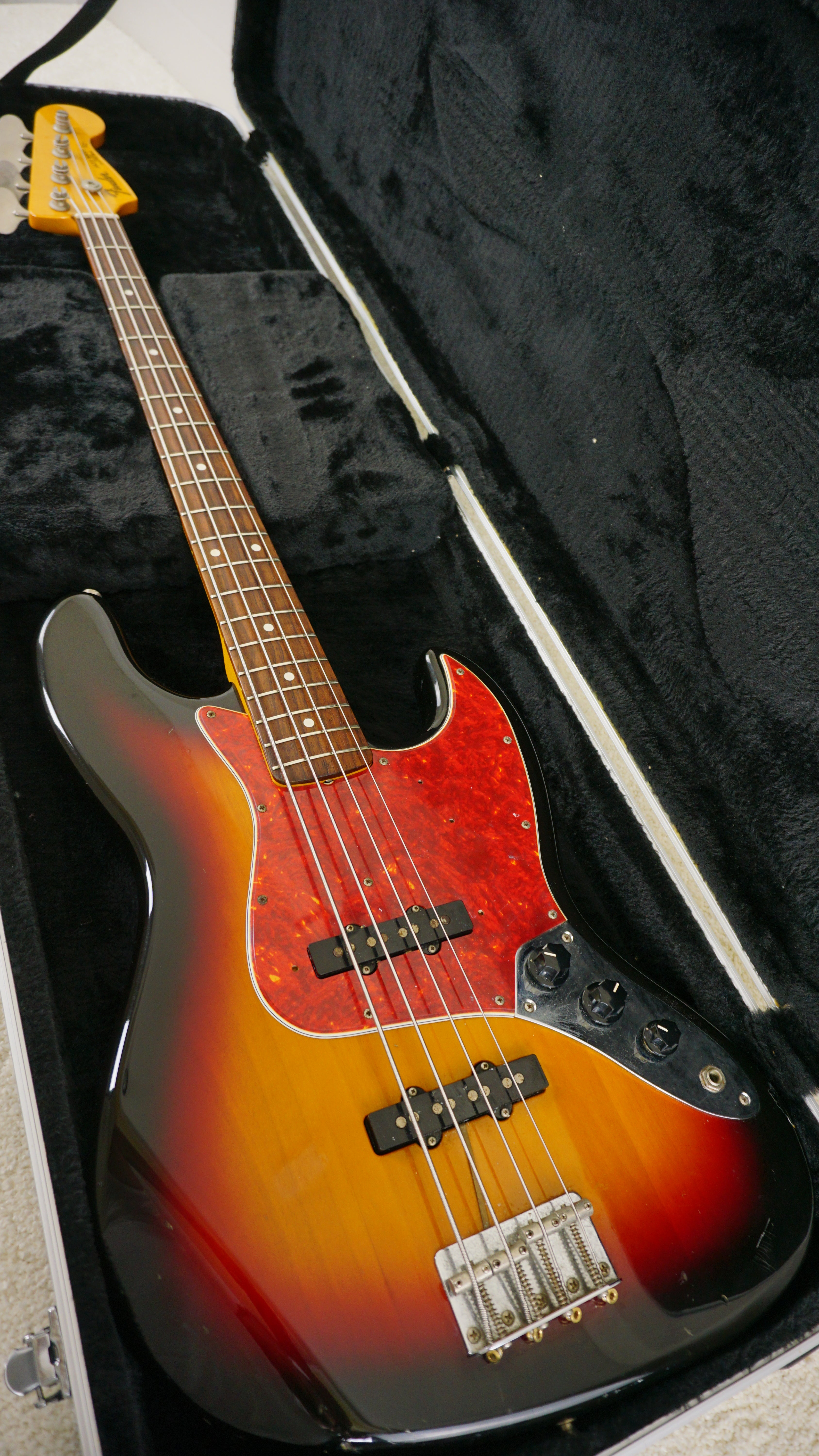 Fender Japan Jazz Bass - 3 Tone Sunburst 1993-94 w/ Hard Case