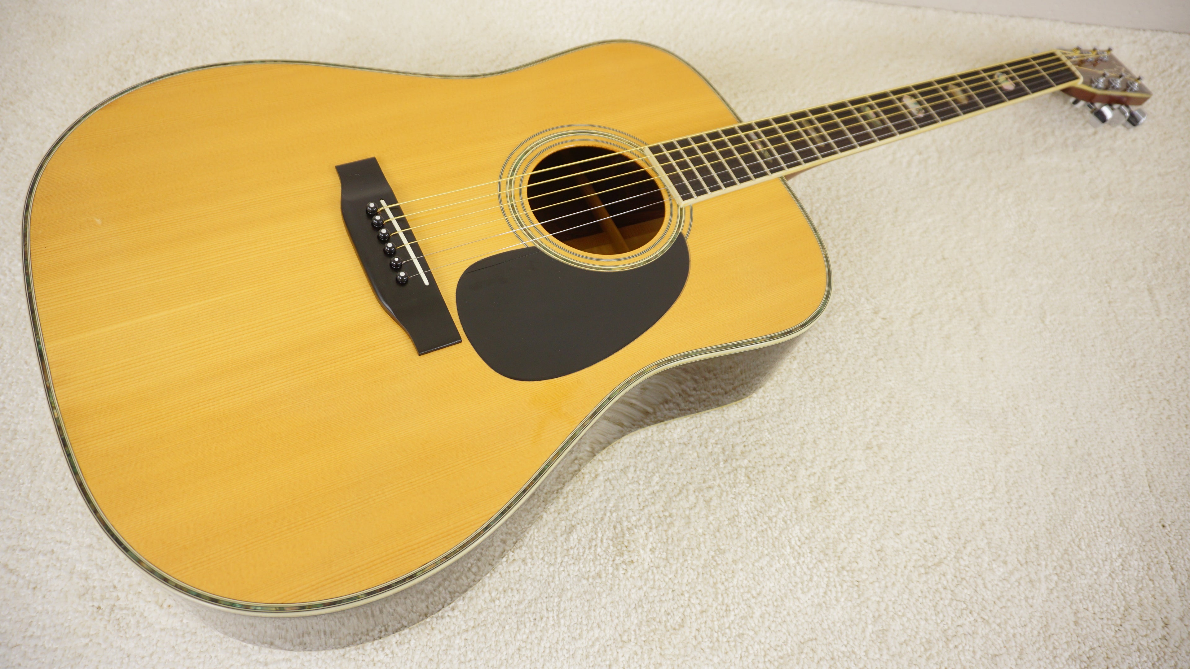 Morris W-50 MIJ Dreadnought Acoustic Guitar w/ Hard Case