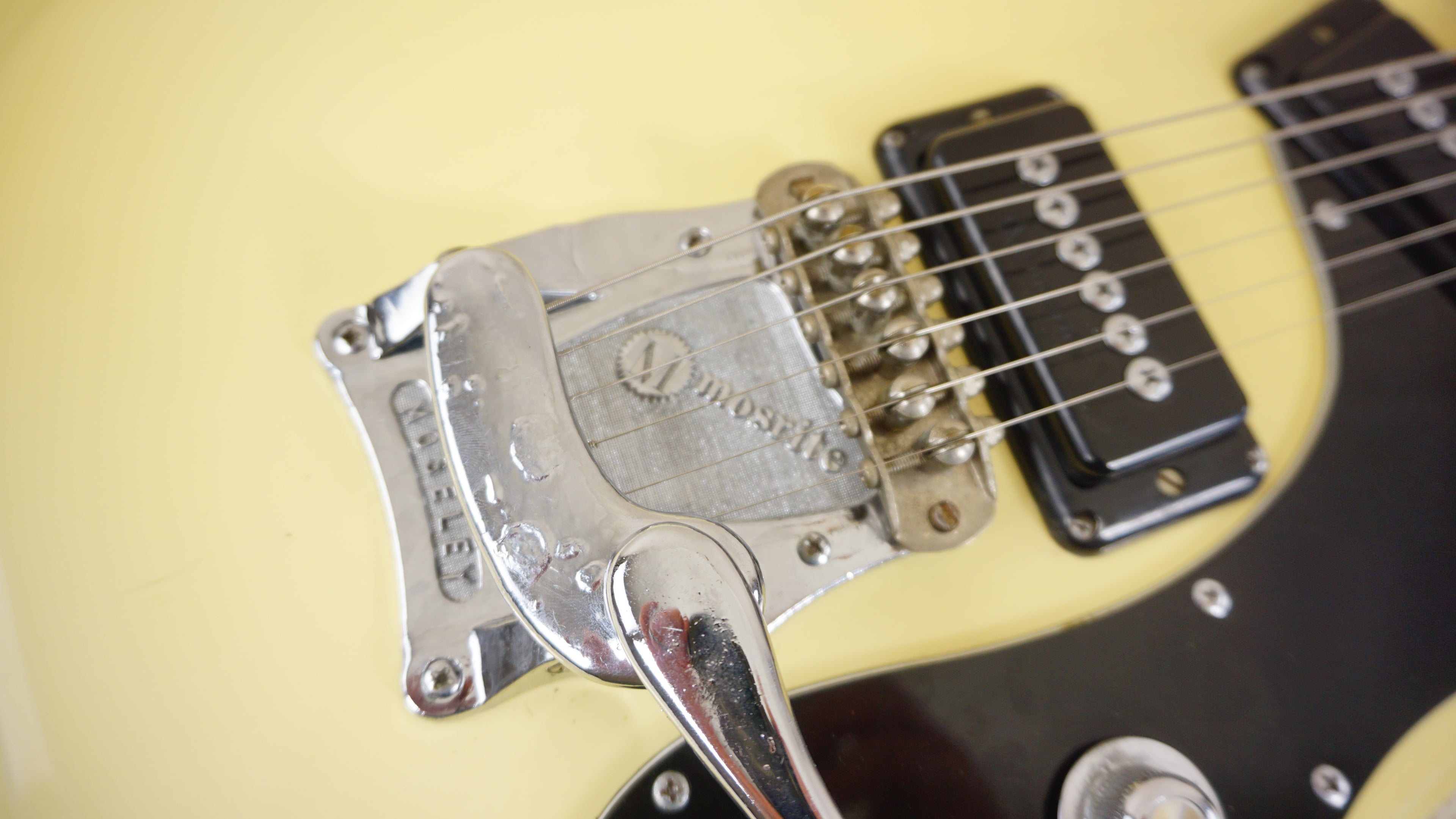 Mosrite Firstman Avenger White w/ Vibrato Vintage Electric Guitar Japan