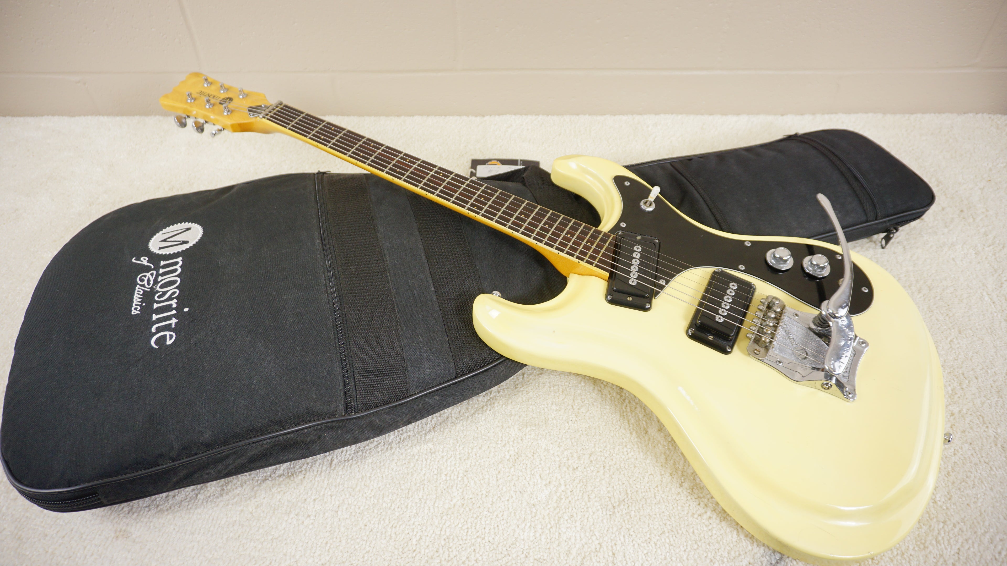 Mosrite Firstman Avenger White w/ Vibrato Vintage Electric Guitar Japan