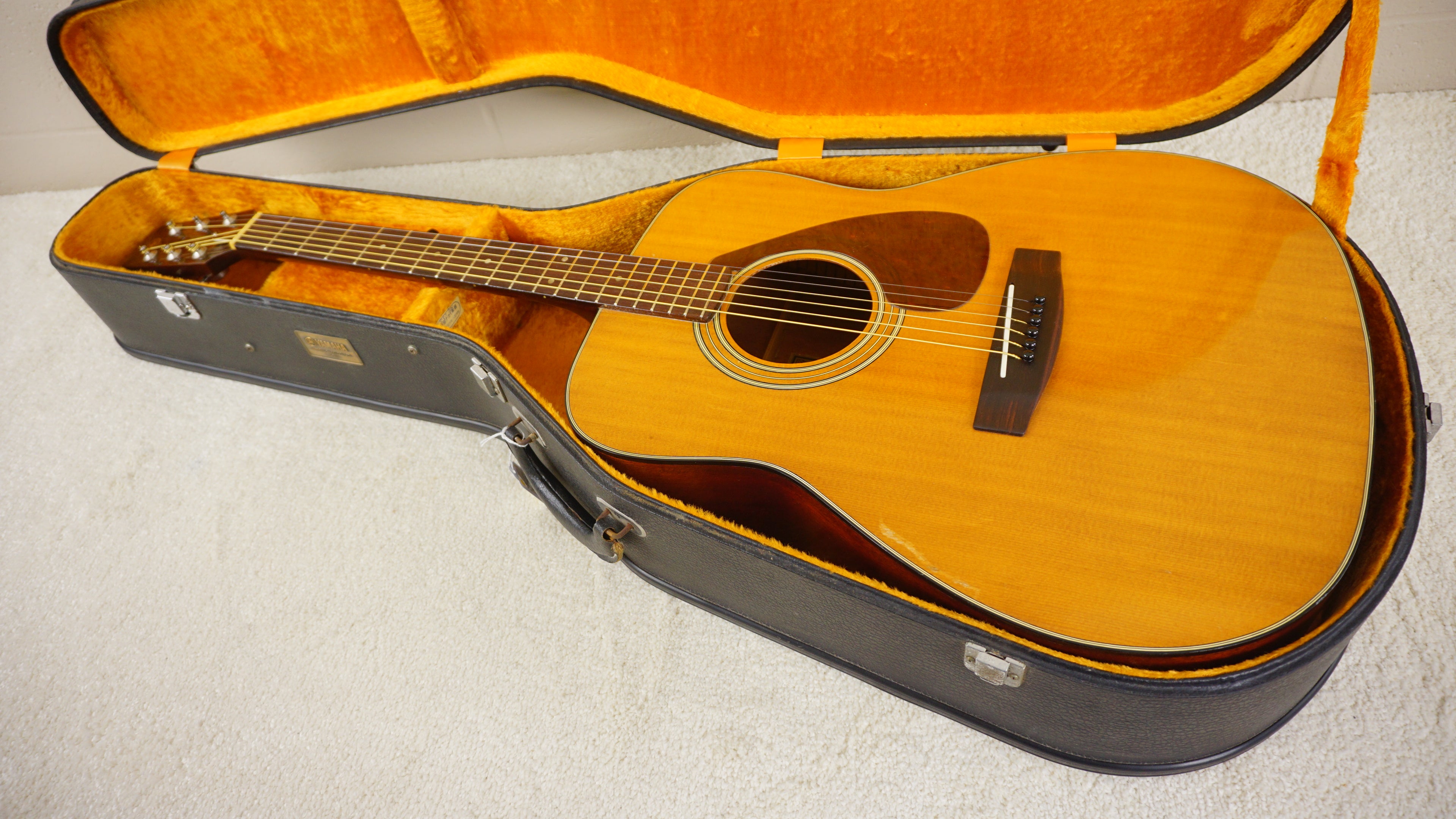 Yamaha FG-200 Vintage MIJ Dreadnought Acoustic Guitar w/ Hard Case