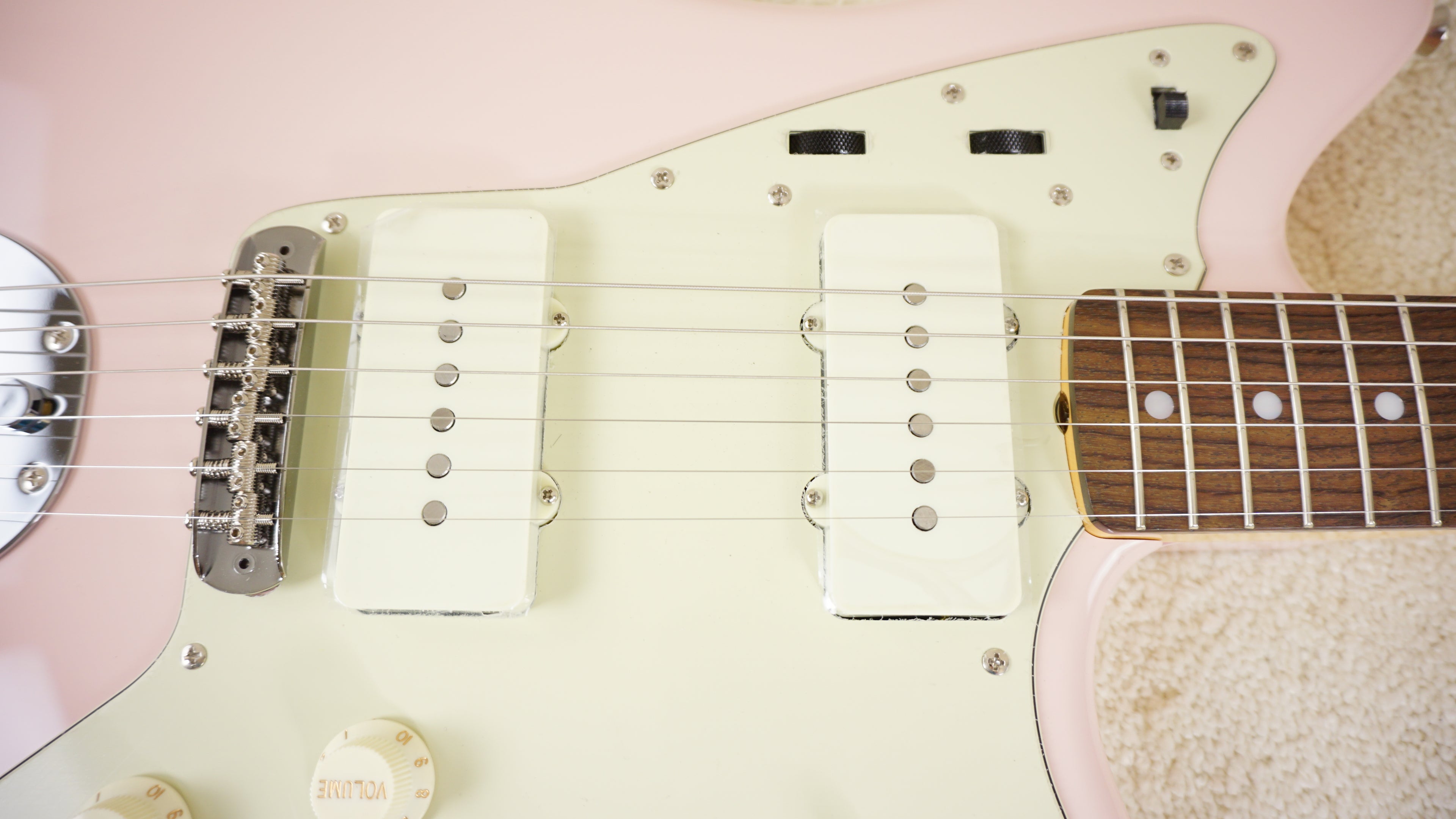 Fender Japan FSR Traditional II 60s Jazzmaster Shell Pink Matching Head 2026