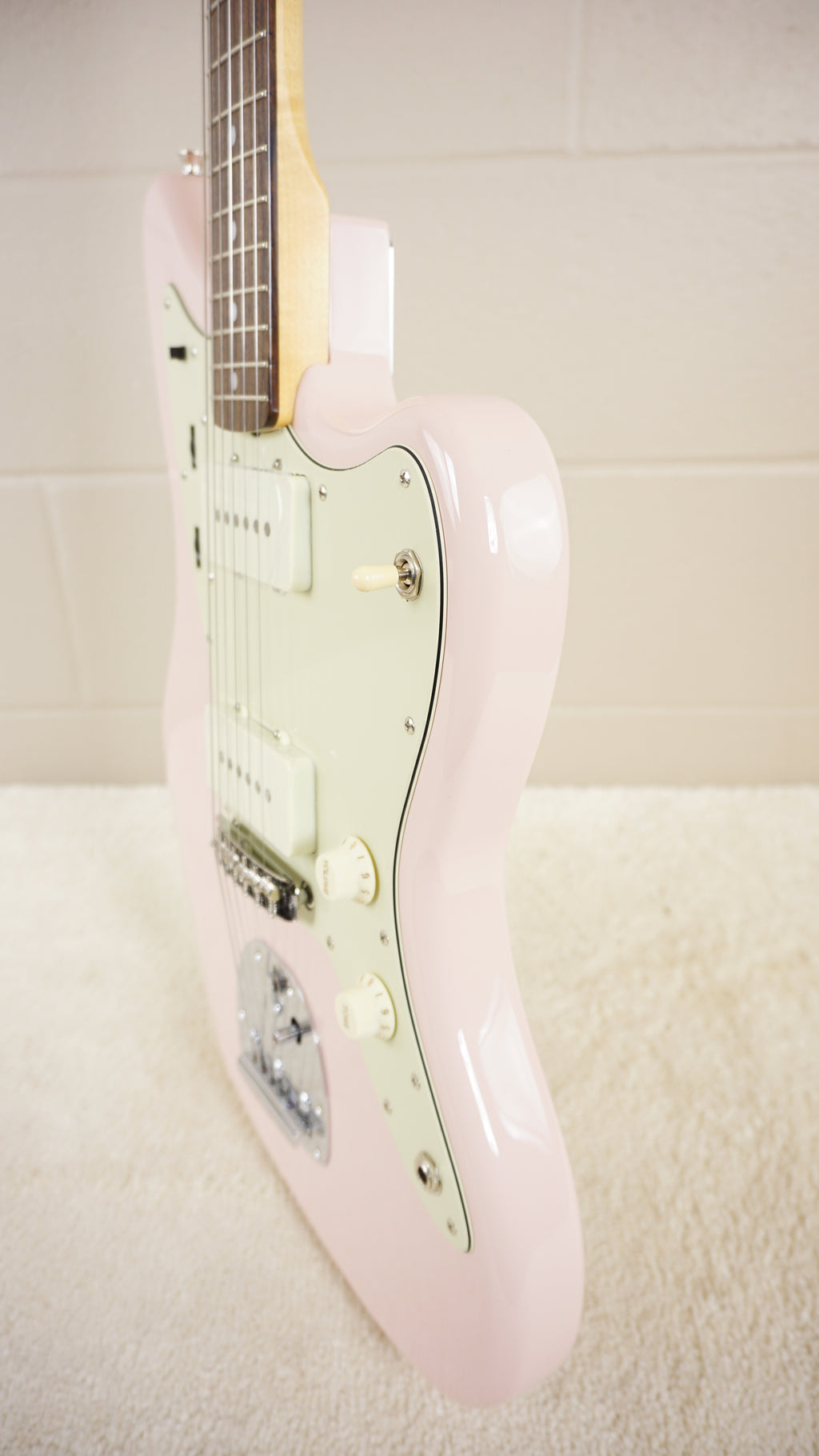 Fender Japan FSR Traditional II 60s Jazzmaster Shell Pink Matching Head 2026