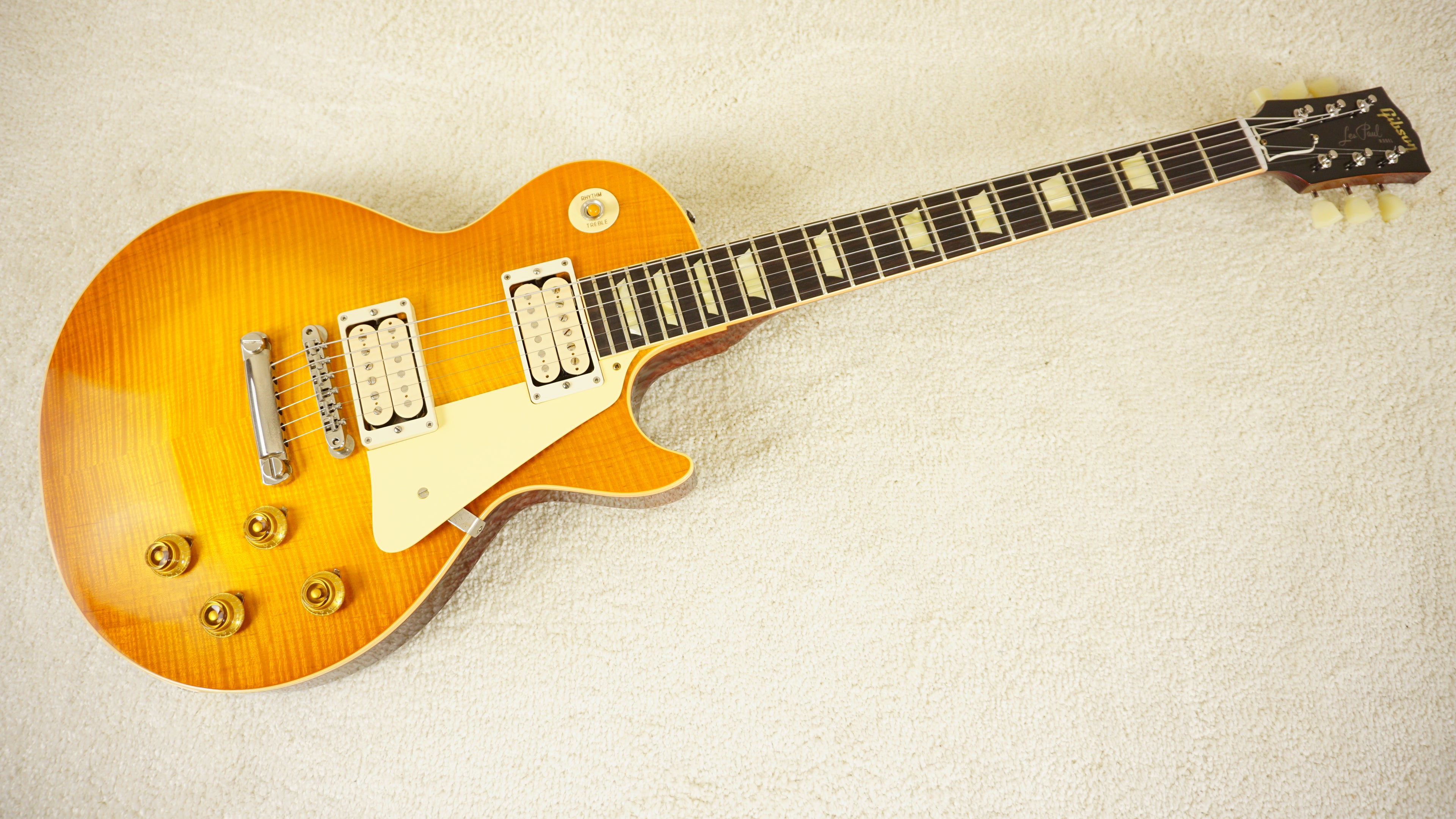 Gibson Custom 1959 Les Paul Standard BOTB Page 40 VOS - Sweetwater Photo Guitar