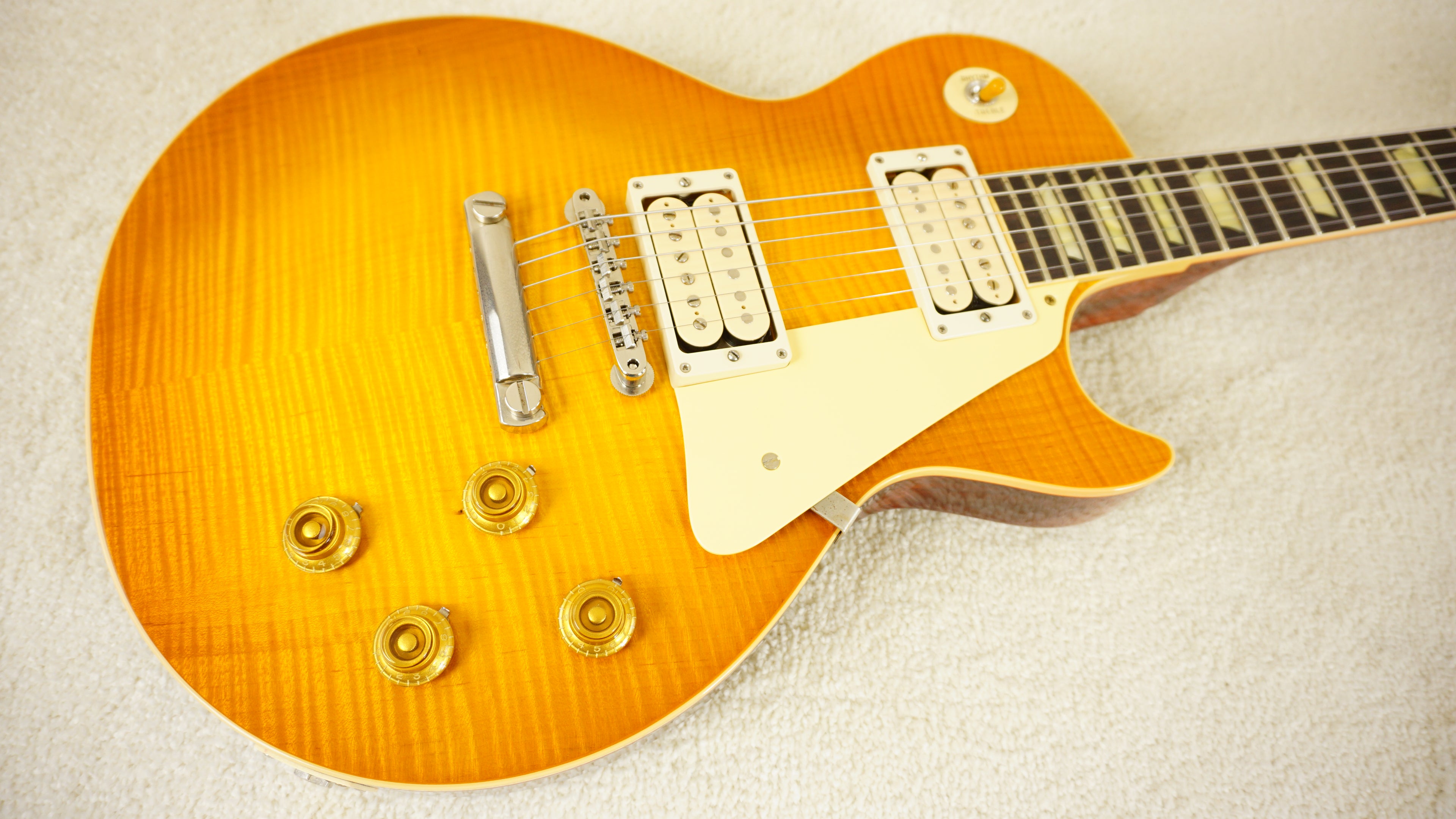 Gibson Custom 1959 Les Paul Standard BOTB Page 40 VOS - Sweetwater Photo Guitar