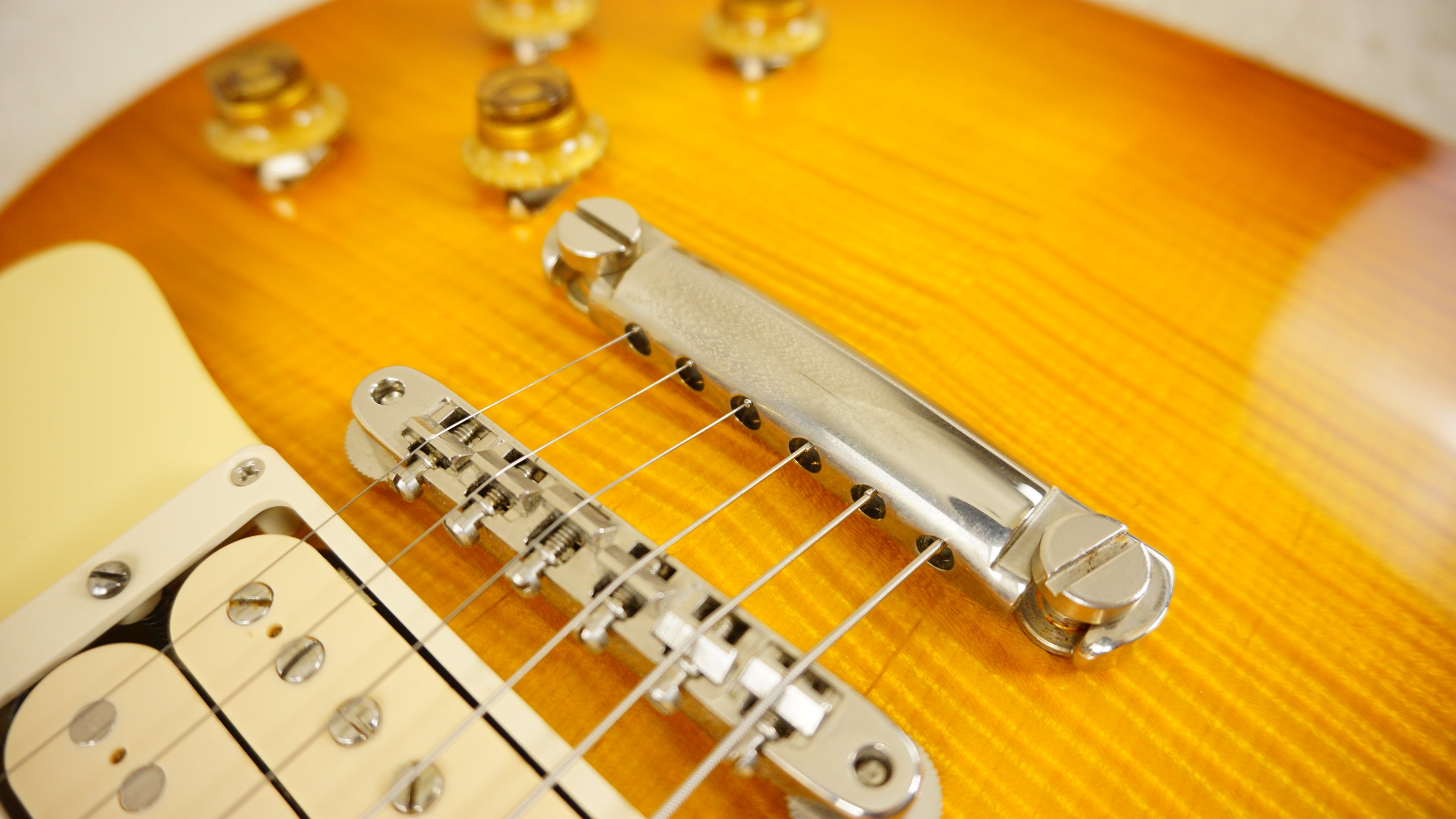 Gibson Custom 1959 Les Paul Standard BOTB Page 40 VOS - Sweetwater Photo Guitar