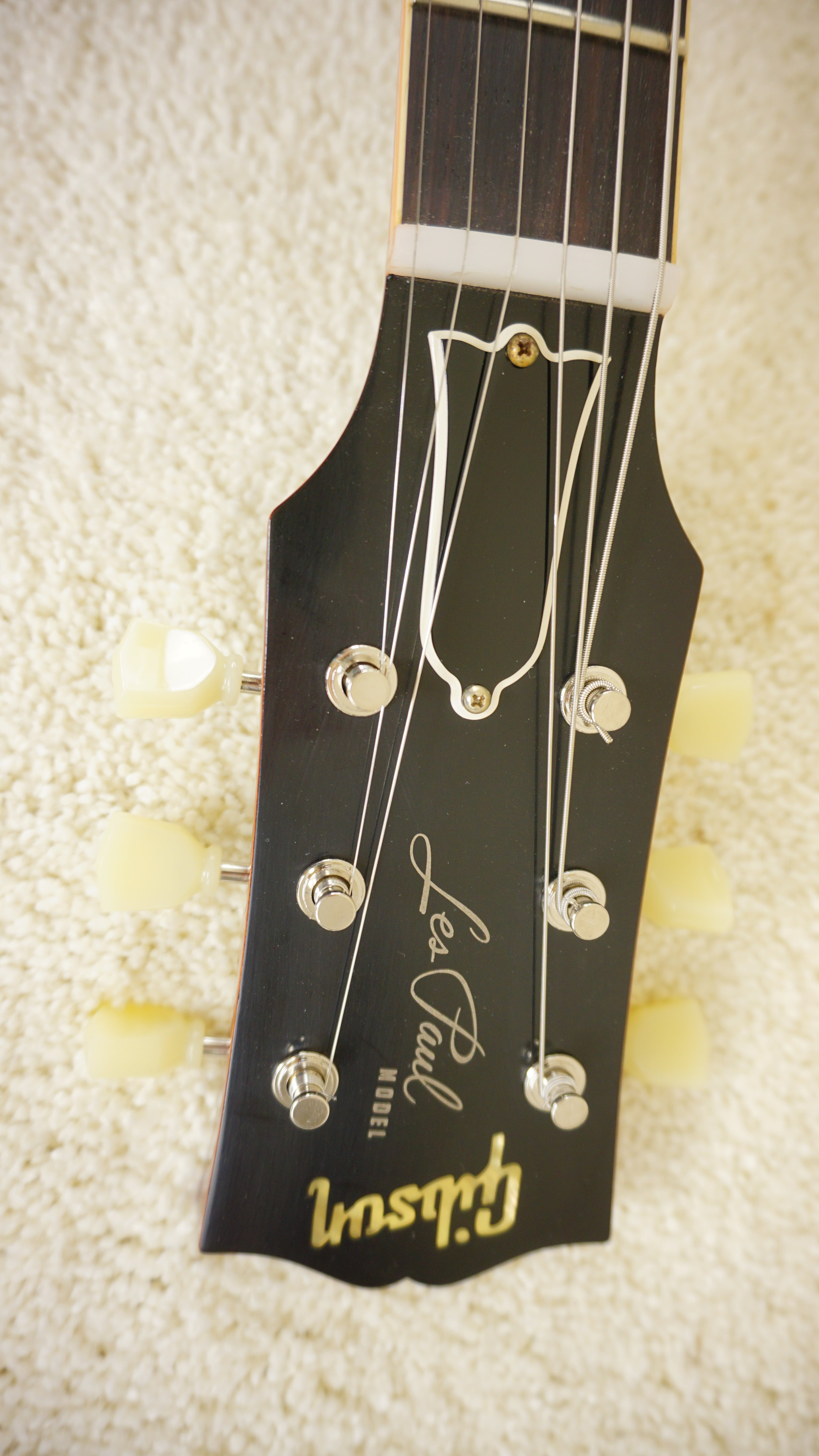 Gibson Custom 1959 Les Paul Standard BOTB Page 40 VOS - Sweetwater Photo Guitar