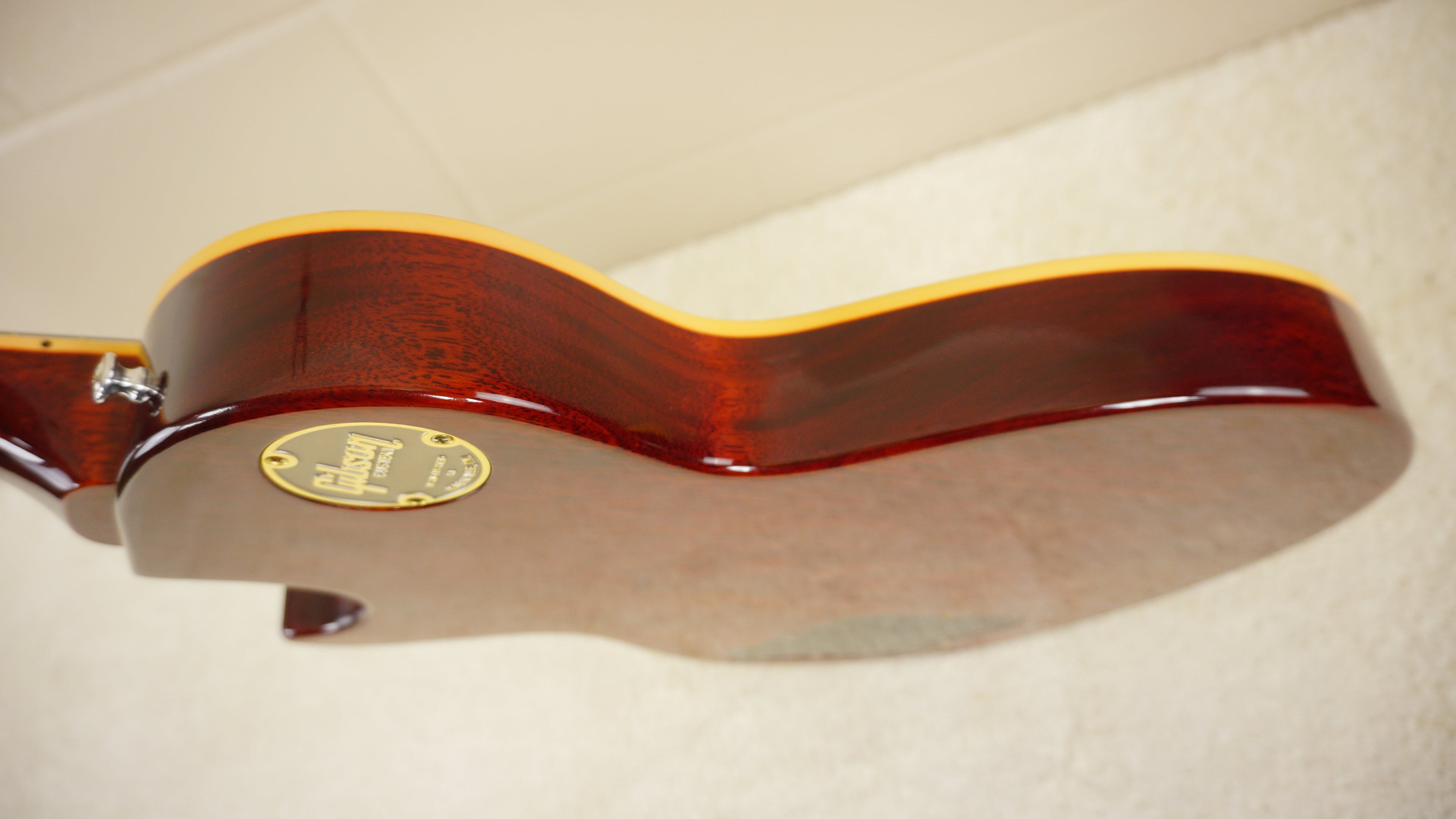 Gibson Custom 1959 Les Paul Standard BOTB Page 40 VOS - Sweetwater Photo Guitar