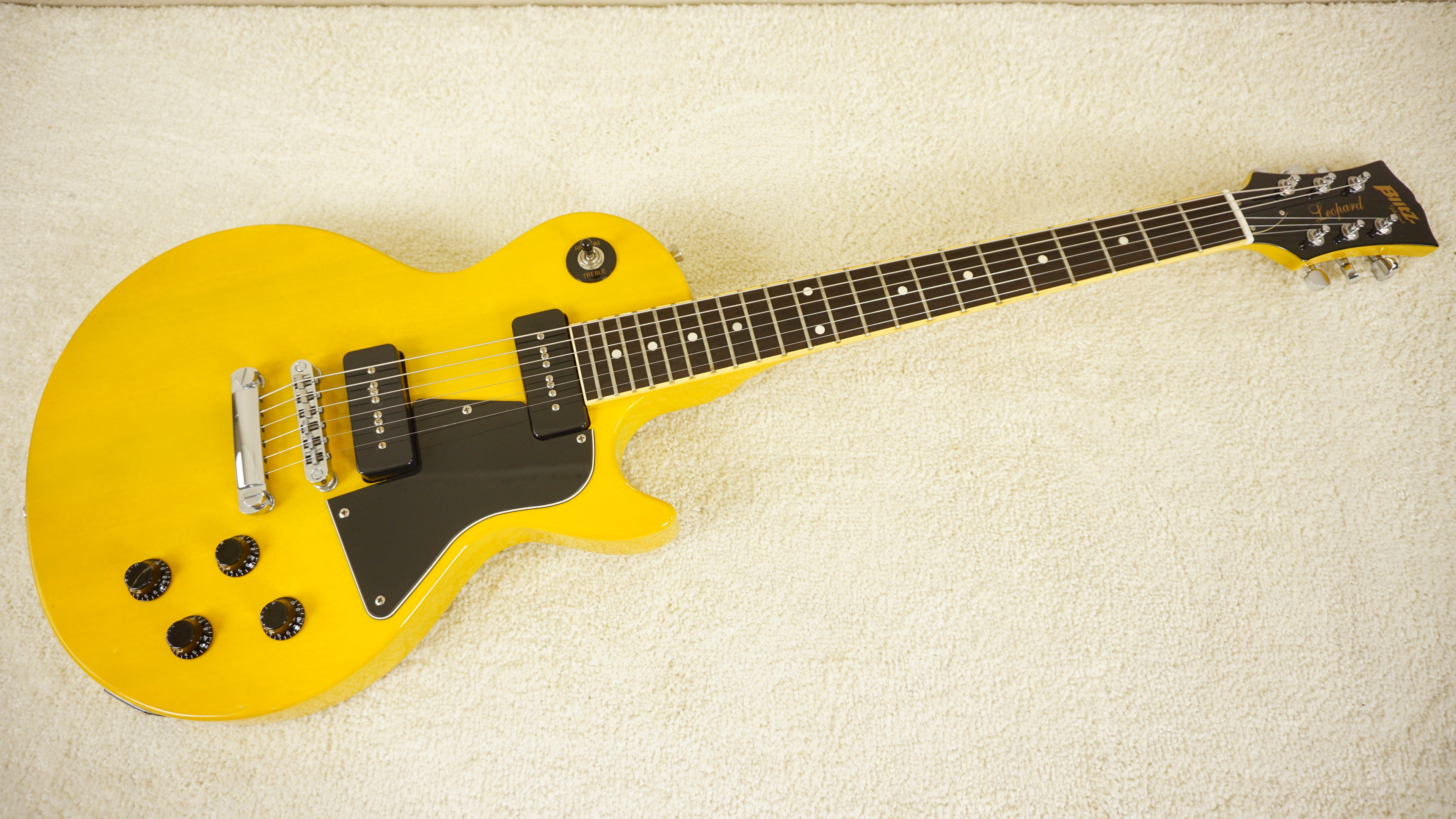 Blitz by Aria Pro II Leopard BLP-SPL TV Yellow P90 Electric Guitar