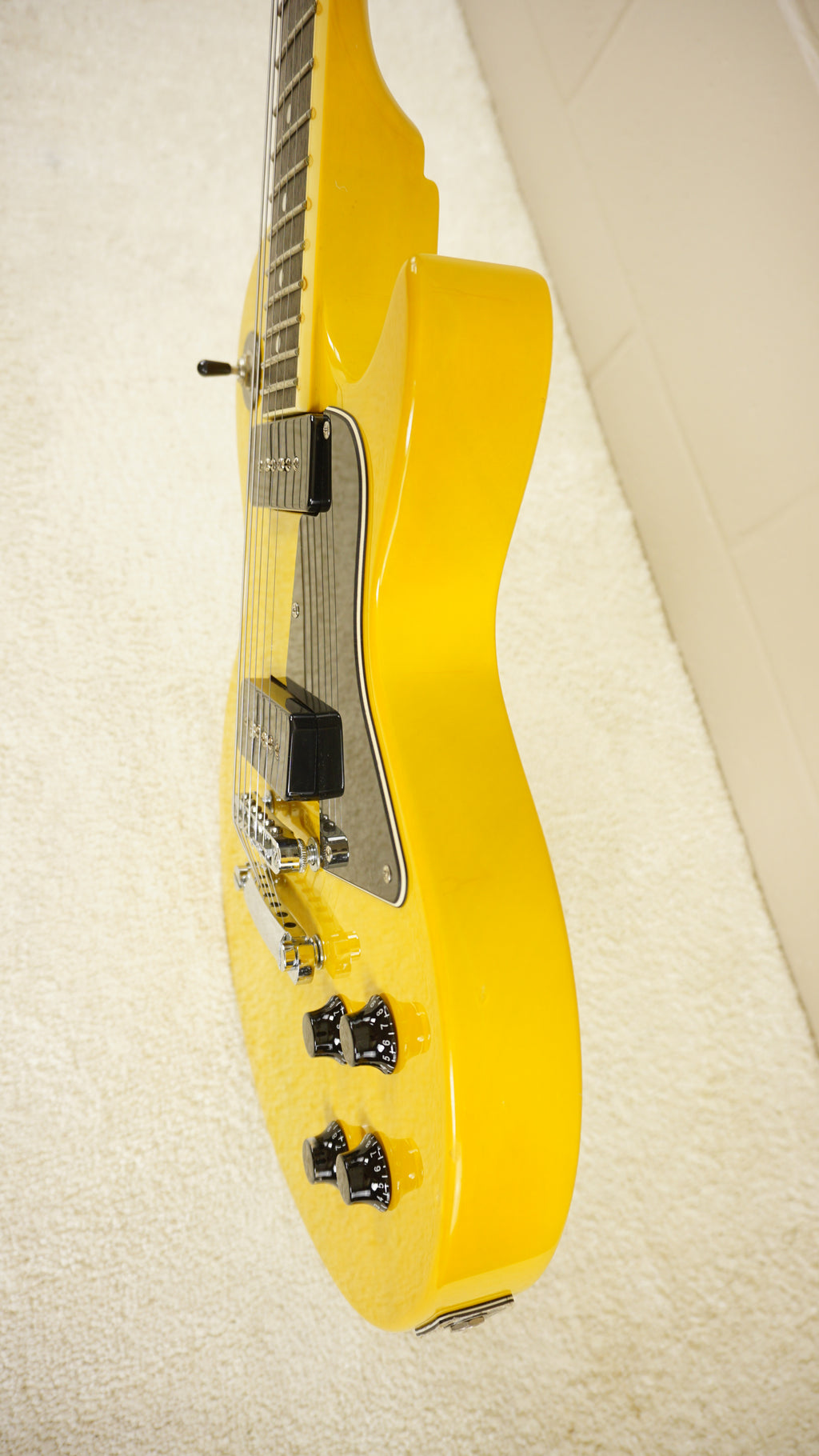 Blitz by Aria Pro II Leopard BLP-SPL TV Yellow P90 Electric Guitar