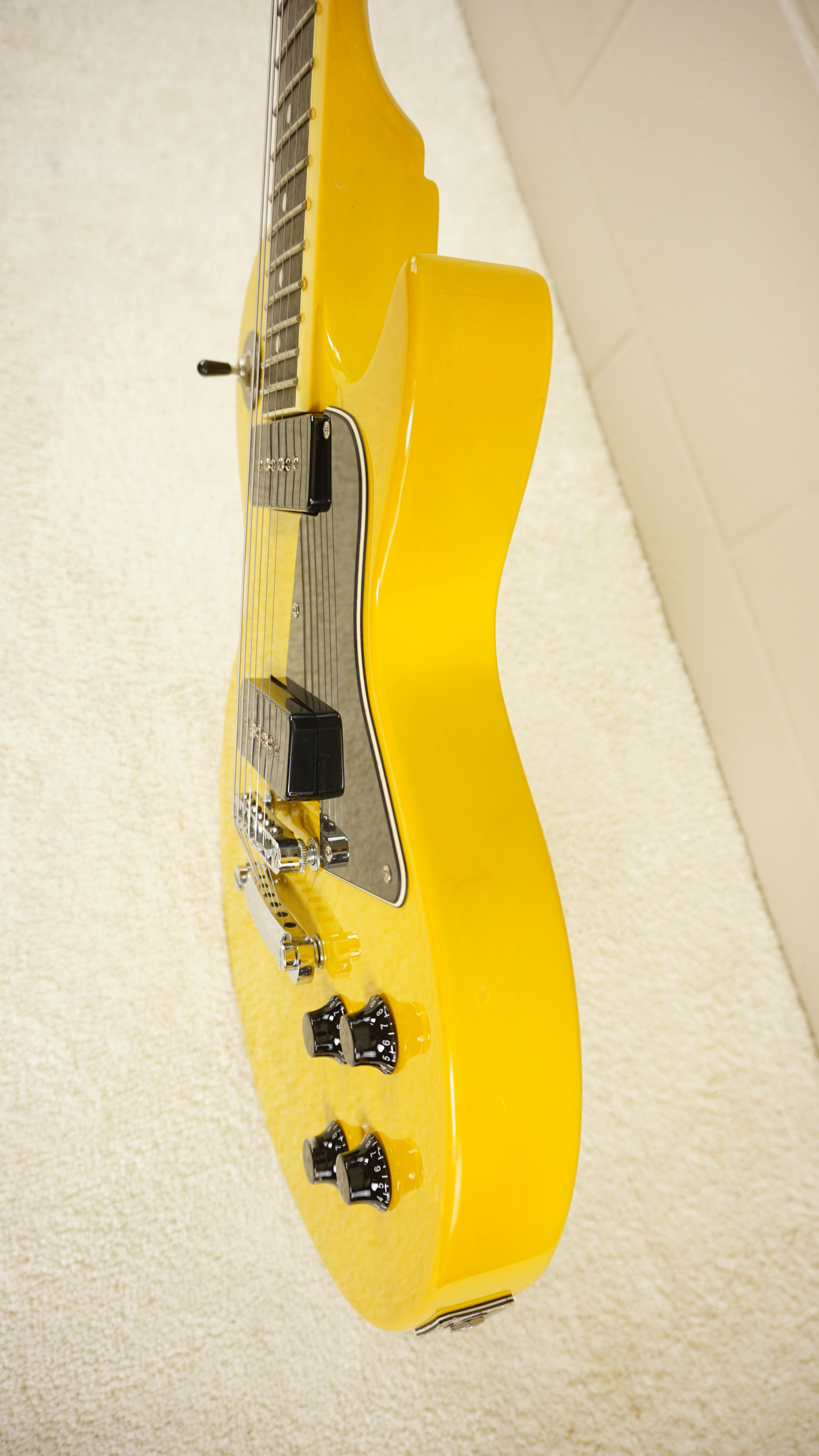 Blitz by Aria Pro II Leopard BLP-SPL TV Yellow P90 Electric Guitar