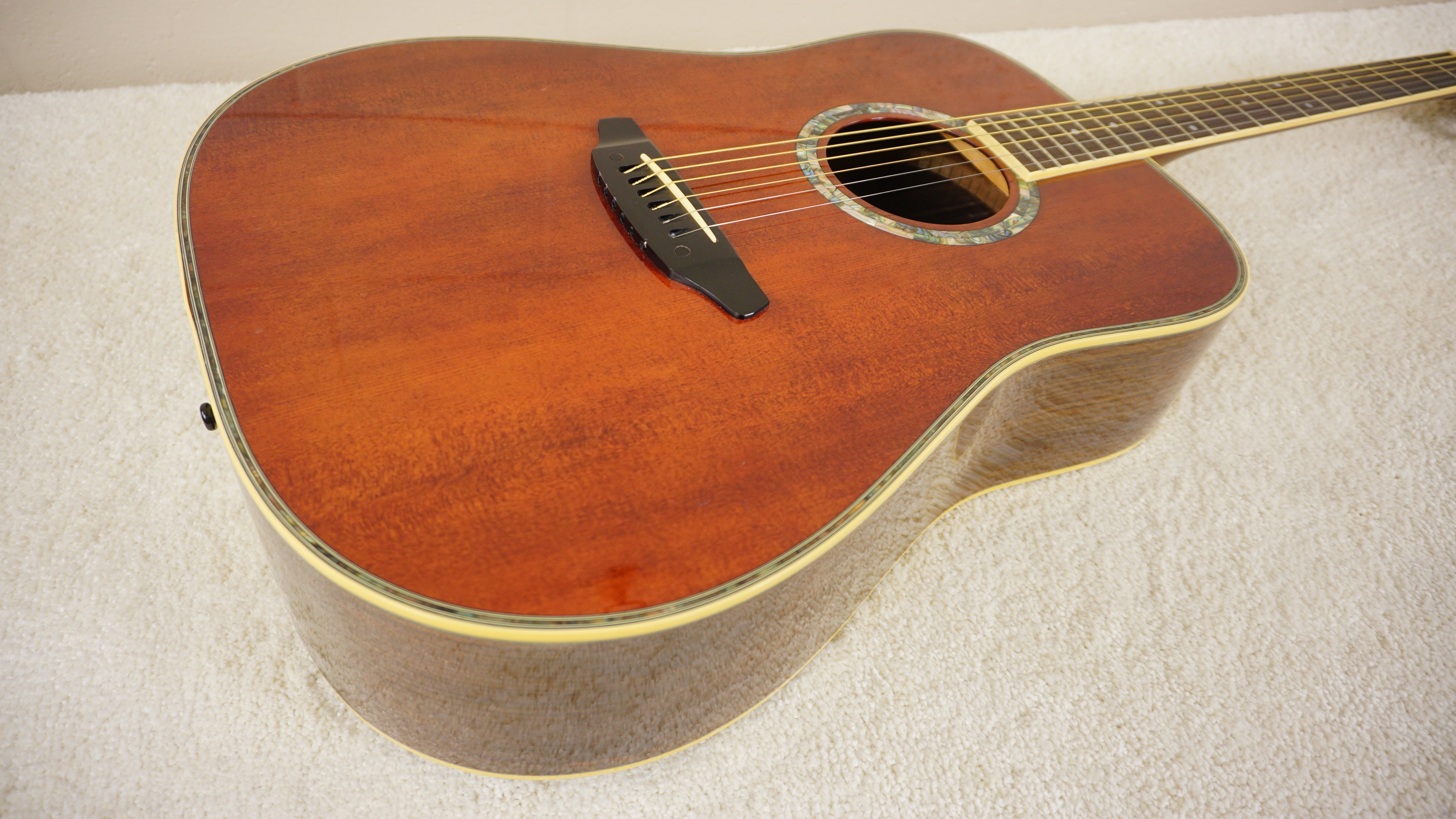 Morris KM-80 Japan Solid Mahogany & Rosewood Acoustic Guitar w/ Hard Case