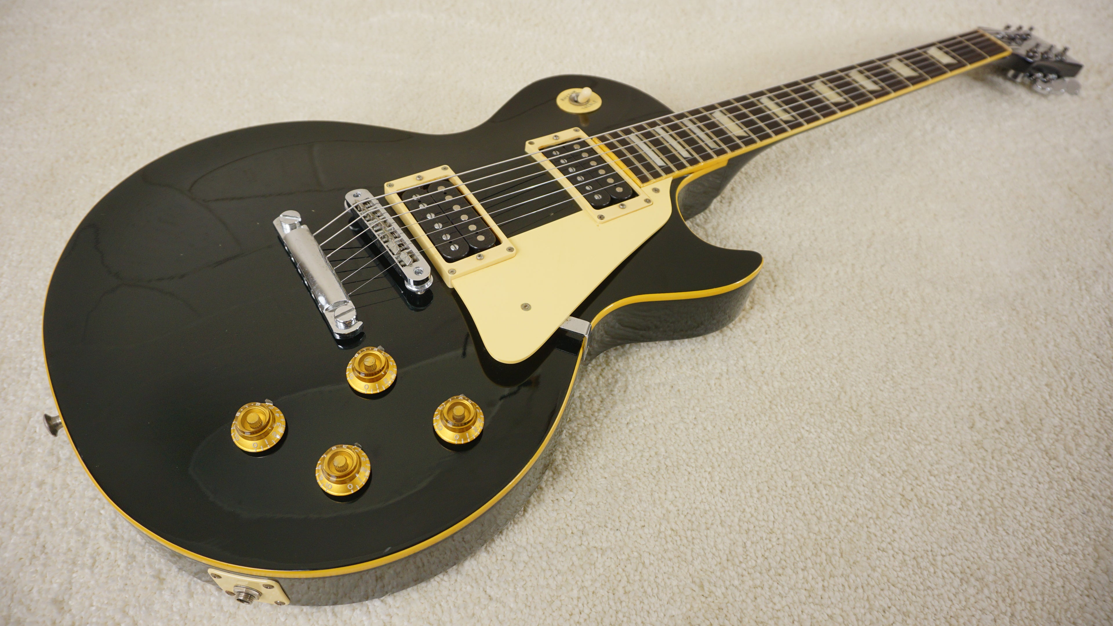 1977 Greco EG700 Standard Black Vintage Japan w/ Hard Case