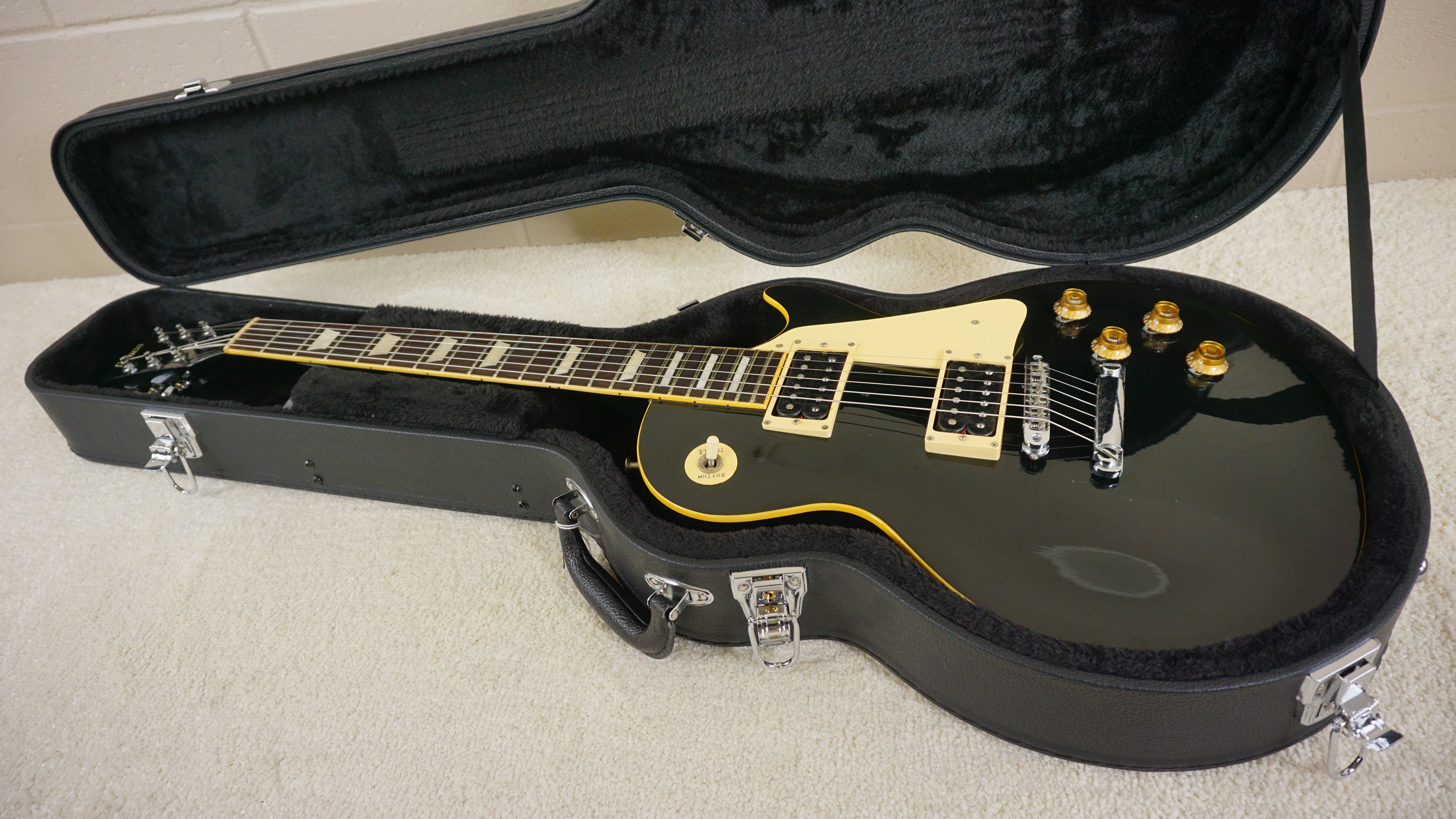 1977 Greco EG700 Standard Black Vintage Japan w/ Hard Case