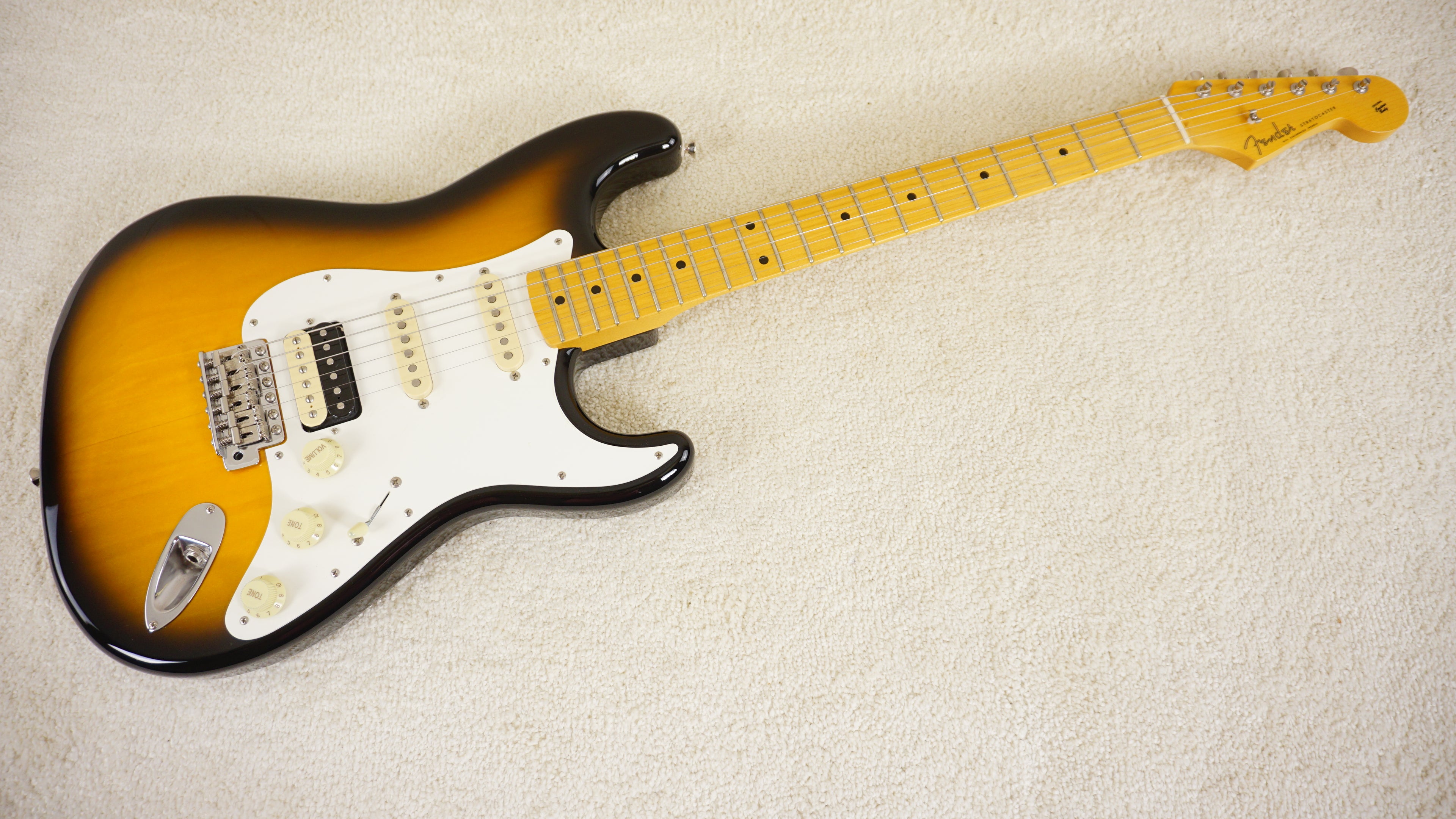 2022 Fender Japan JV Modified '50s Stratocaster HSS 2-Color Sunburst