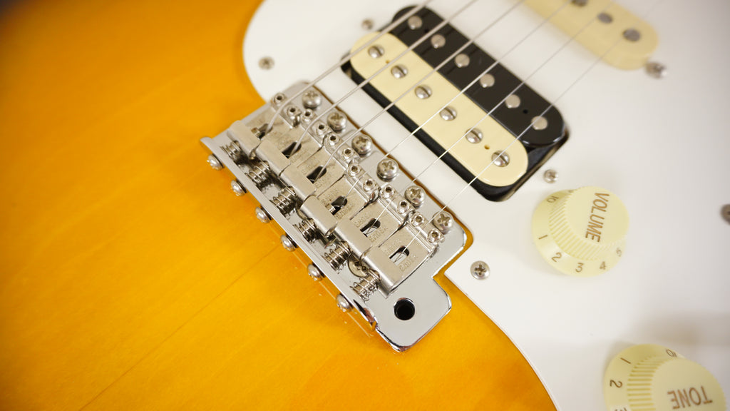 2022 Fender Japan JV Modified '50s Stratocaster HSS 2-Color Sunburst