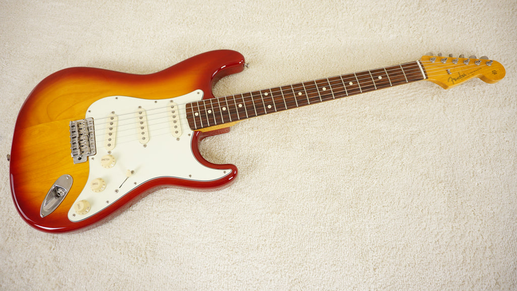 2016 Fender Japan Exclusive Classic 60s Stratocaster - Sienna Sunburst