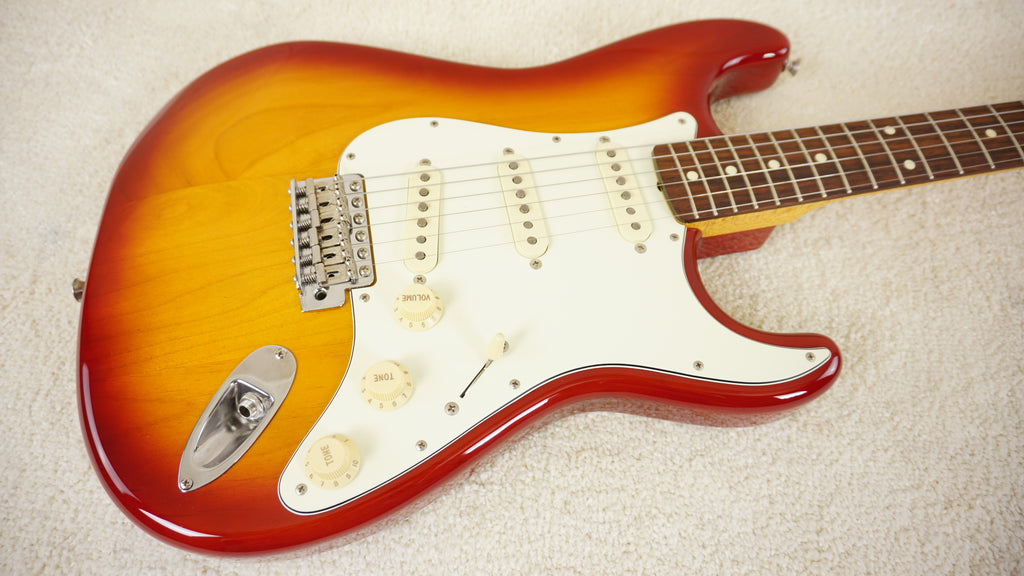 2016 Fender Japan Exclusive Classic 60s Stratocaster - Sienna Sunburst