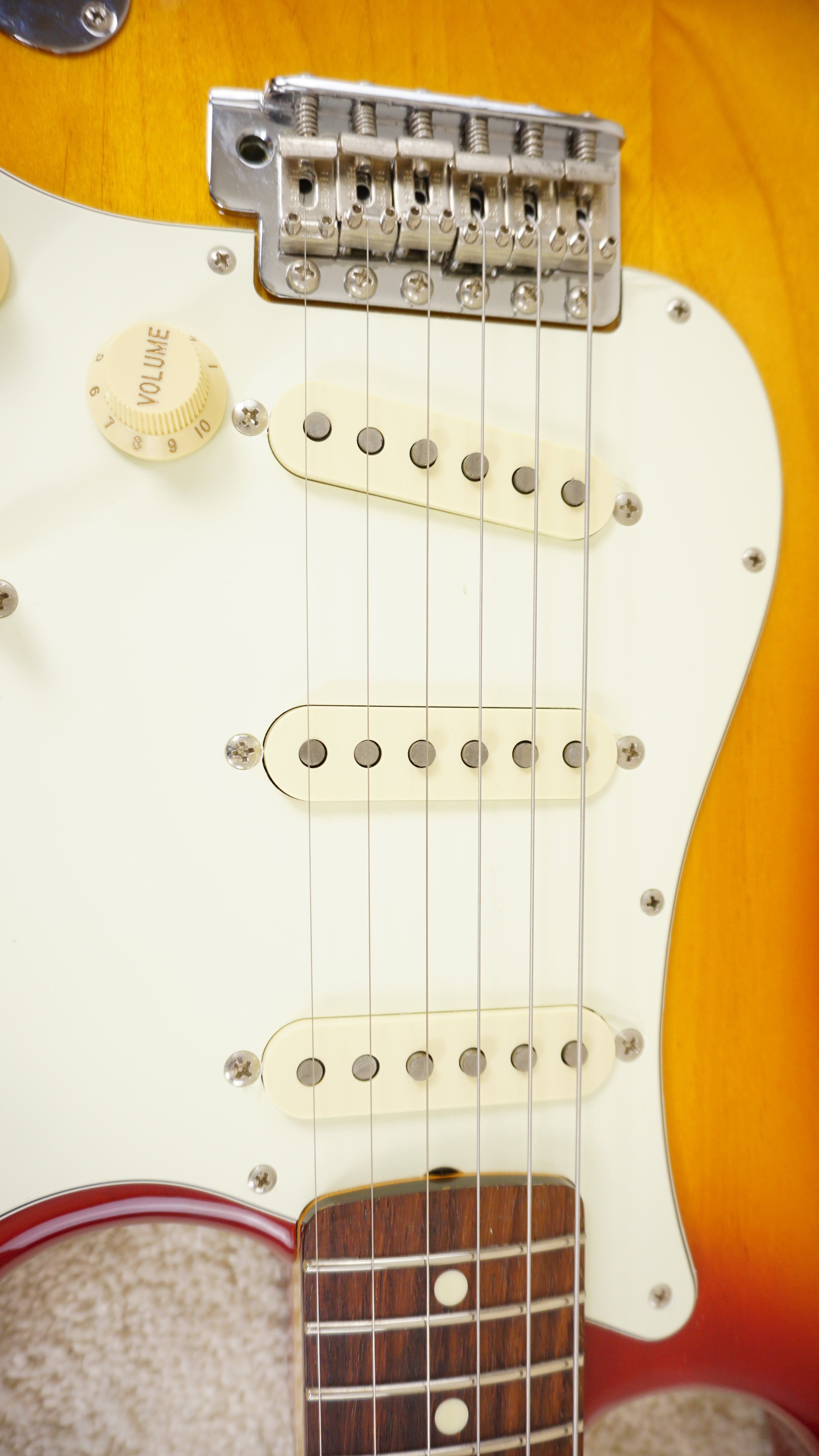 2016 Fender Japan Exclusive Classic 60s Stratocaster - Sienna Sunburst