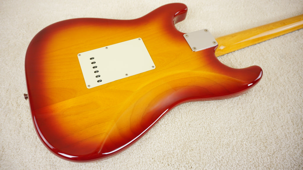 2016 Fender Japan Exclusive Classic 60s Stratocaster - Sienna Sunburst