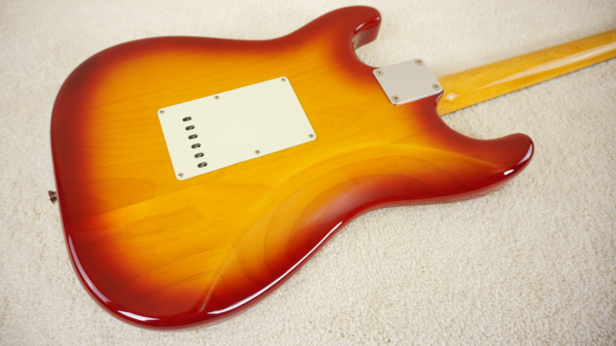 2016 Fender Japan Exclusive Classic 60s Stratocaster - Sienna Sunburst