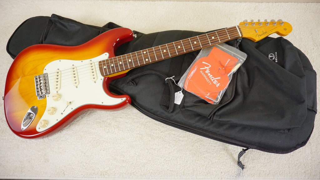 2016 Fender Japan Exclusive Classic 60s Stratocaster - Sienna Sunburst