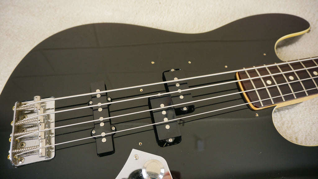 2006-08 Fender Japan AJB-66 Aerodyne Jazz Bass Black Matching Headstock