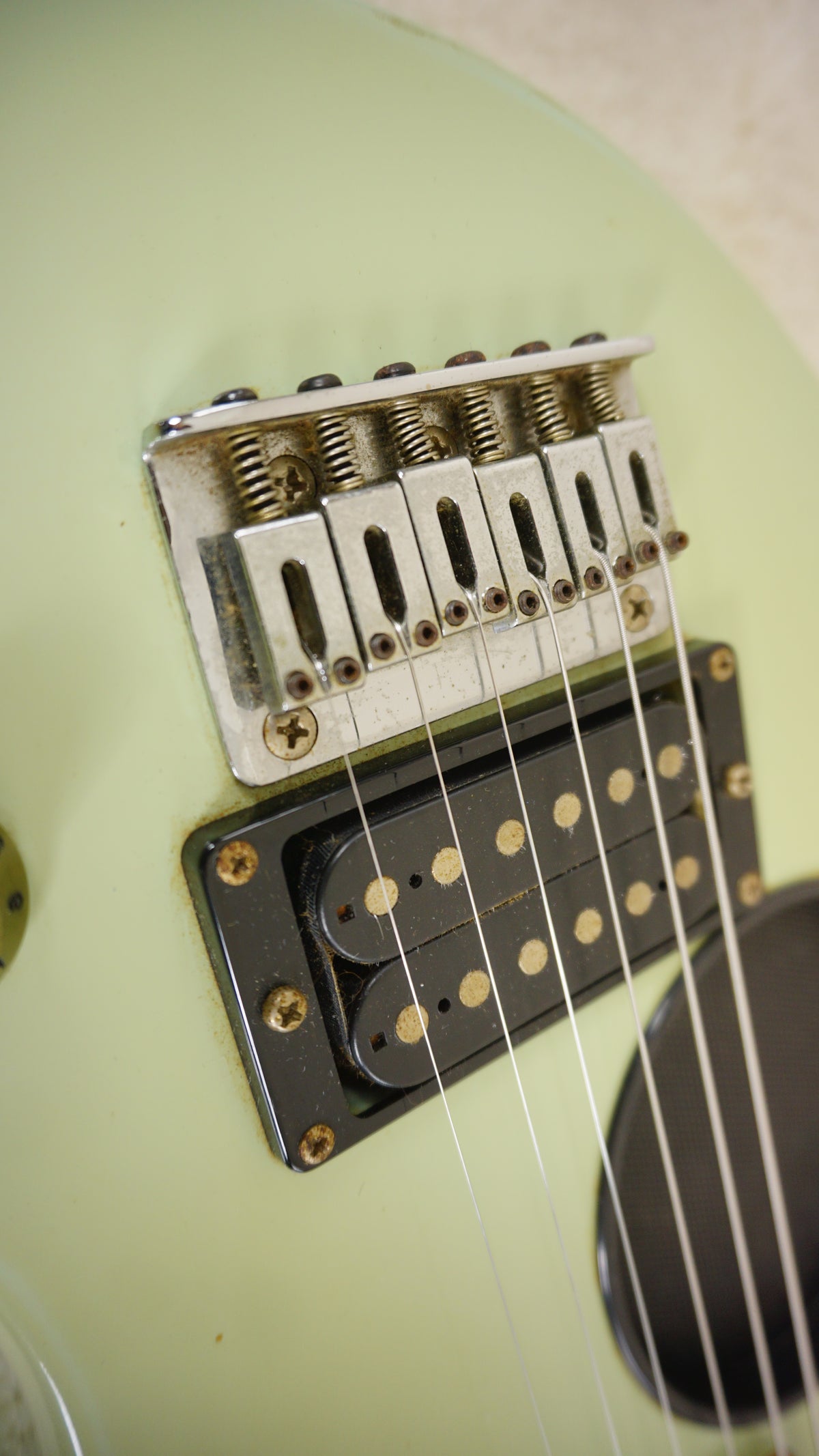 Fernandes ZO-3 Mint Green Travel Guitar w / Built-in Speaker
