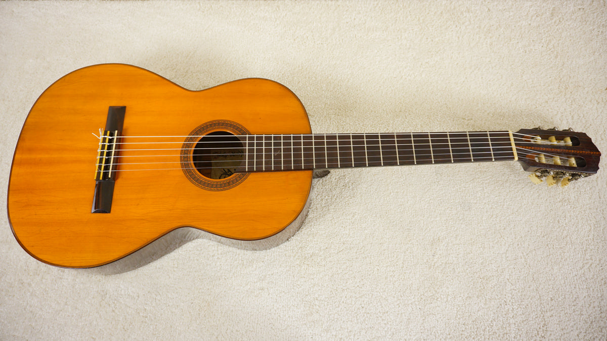 Vintage Yoshino Tokyo Kiku Handcrafted Classical Guitar Toku Ichi-Go MIJ