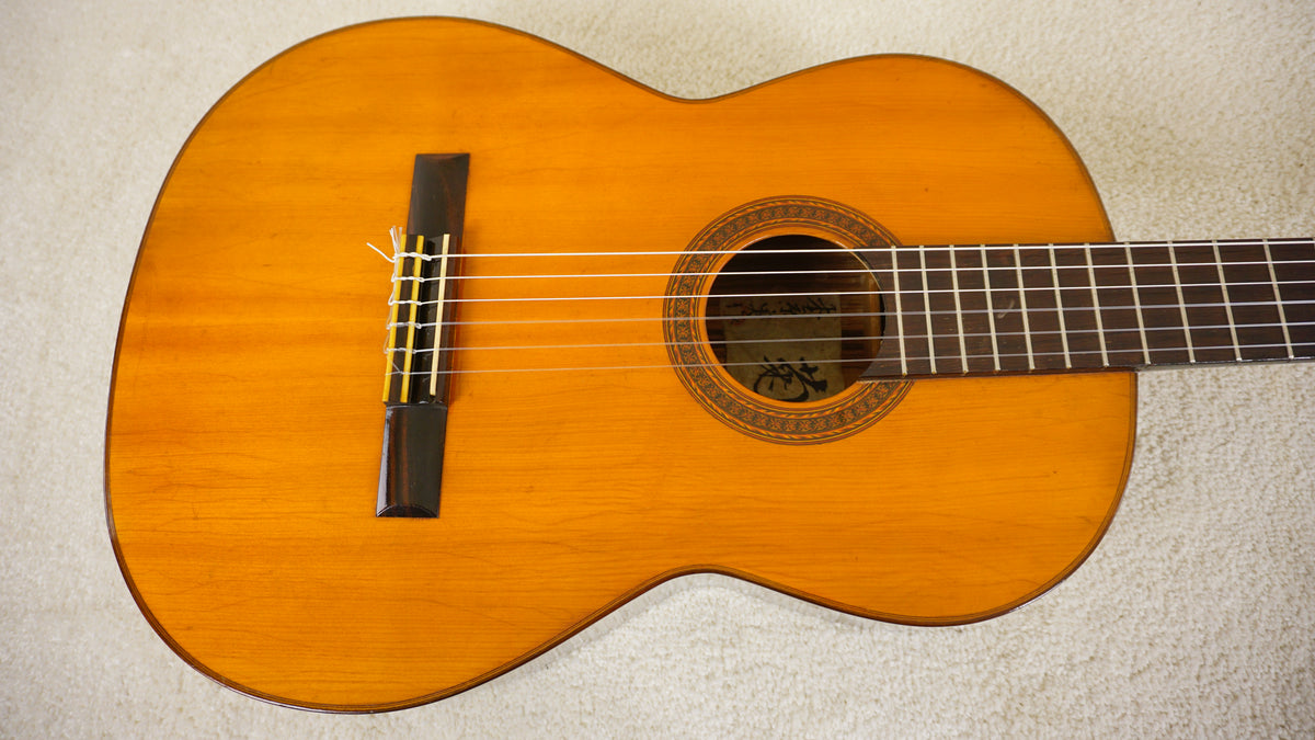 Vintage Yoshino Tokyo Kiku Handcrafted Classical Guitar Toku Ichi-Go MIJ