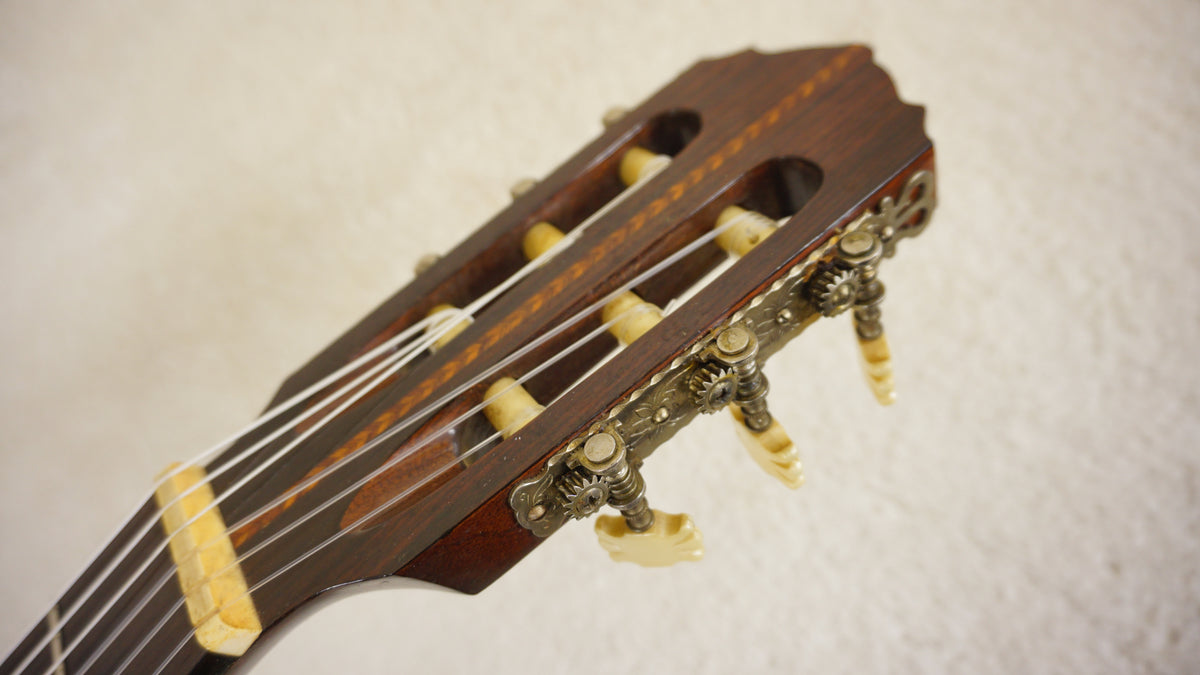 Vintage Yoshino Tokyo Kiku Handcrafted Classical Guitar Toku Ichi-Go MIJ