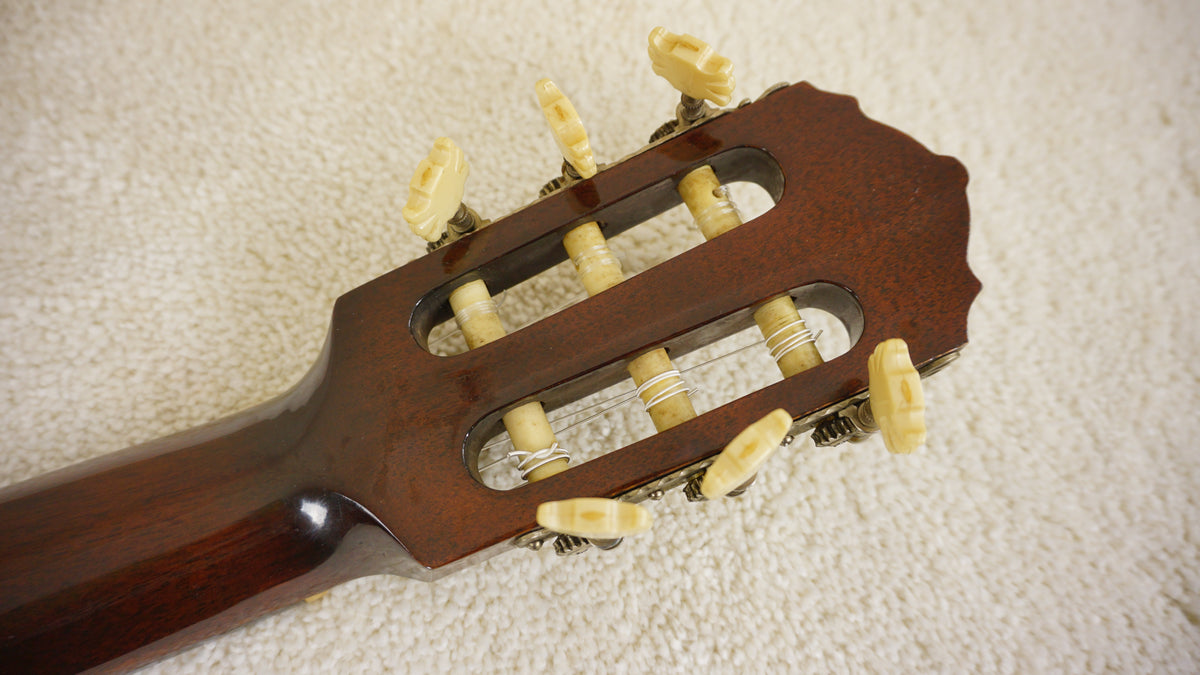 Vintage Yoshino Tokyo Kiku Handcrafted Classical Guitar Toku Ichi-Go MIJ