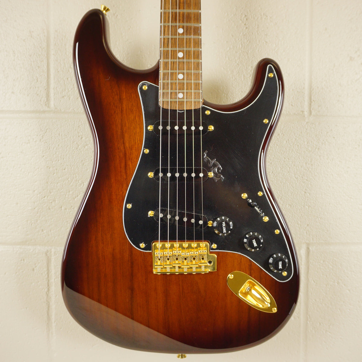 Fender FSR MIJ Traditional 60s Stratocaster Walnut Gold 2024 Rare w/ Tweed Case