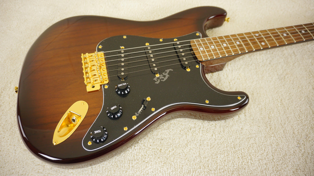Fender FSR MIJ Traditional 60s Stratocaster Walnut Gold 2024 Rare w/ Tweed Case