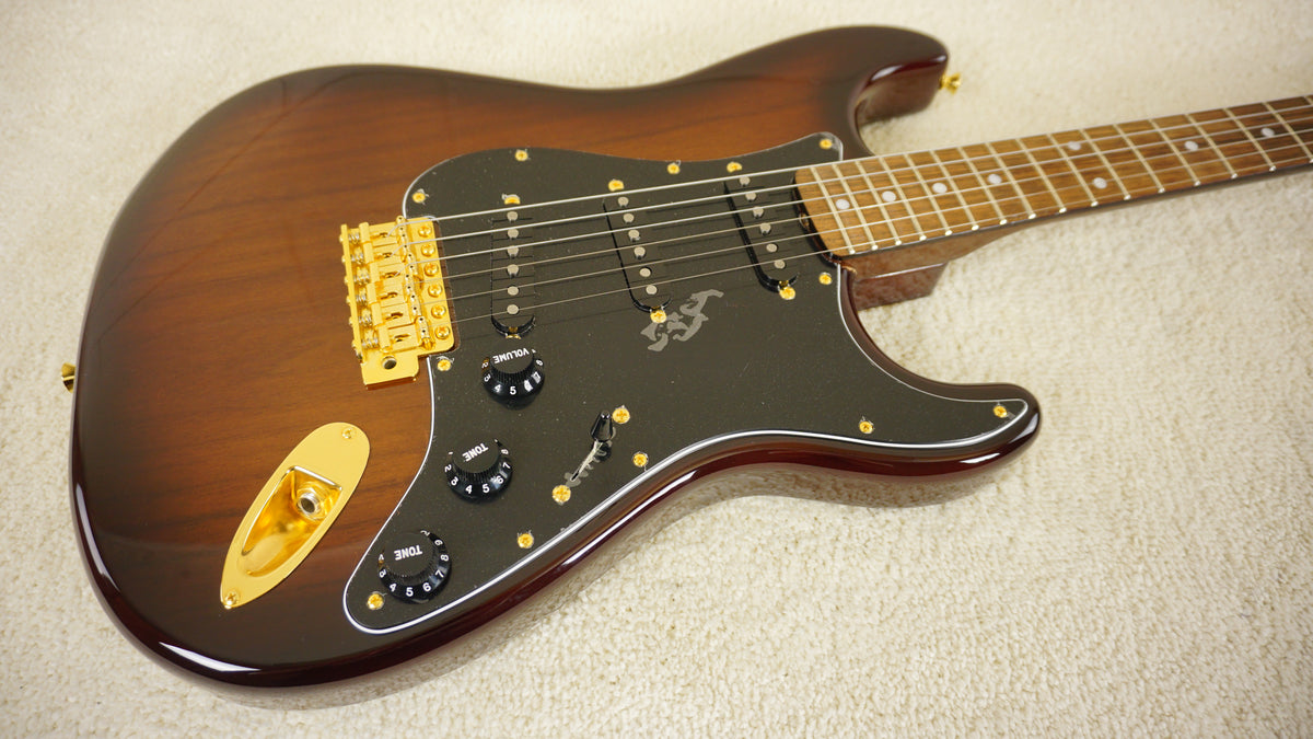 Fender FSR MIJ Traditional 60s Stratocaster Walnut Gold 2024 Rare w/ Tweed Case