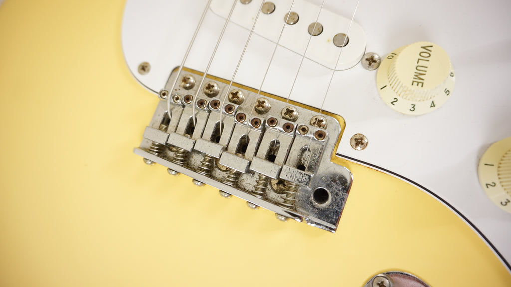 Fender Japan 2004 ST-72-86DSC Stratocaster Scalloped Vintage White