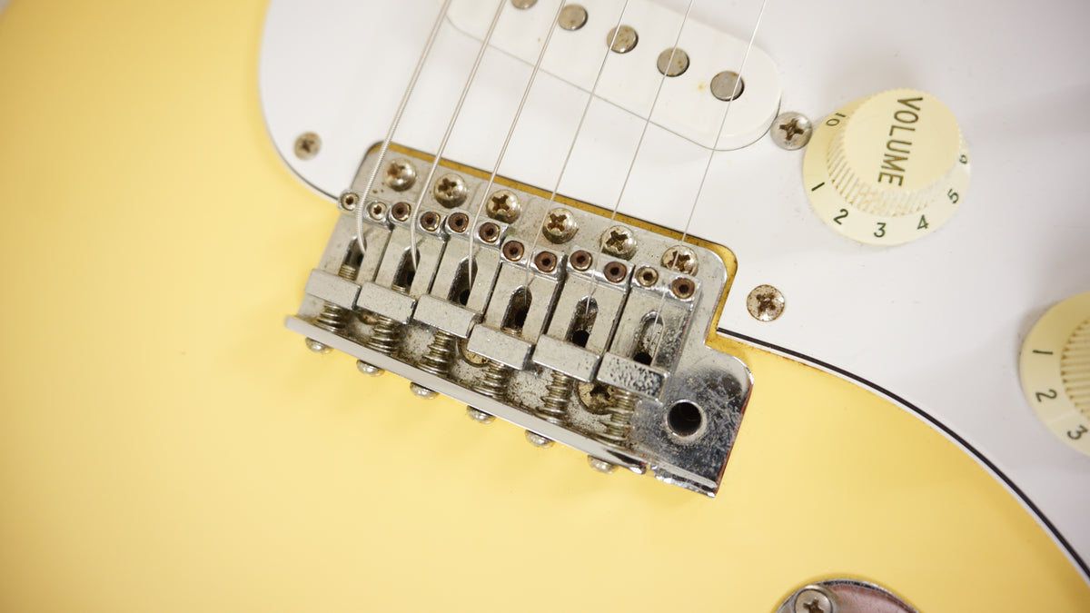 Fender Japan 2004 ST-72-86DSC Stratocaster Scalloped Vintage White
