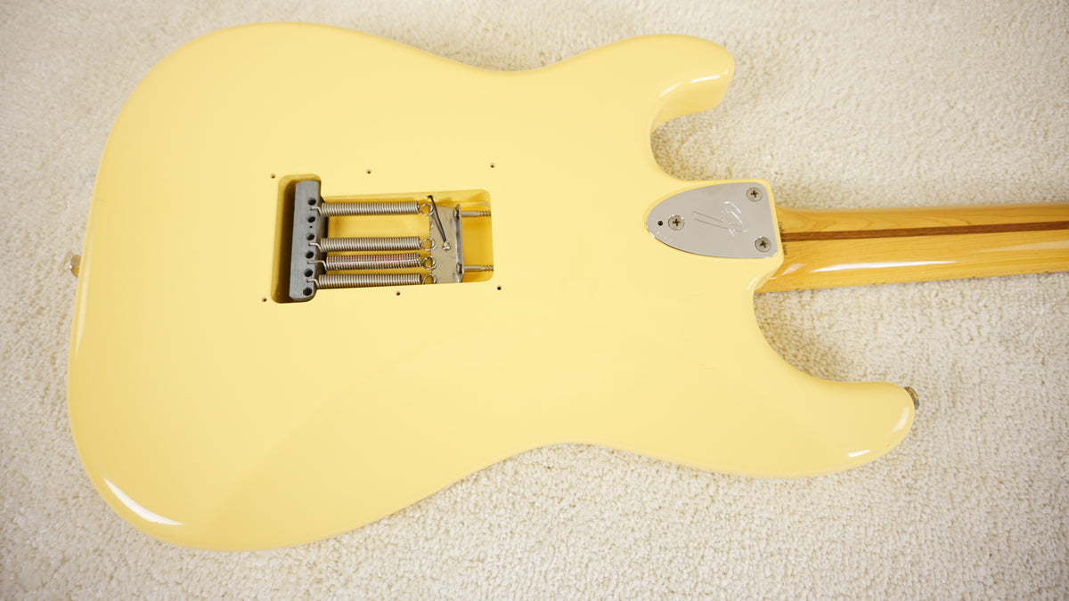 Fender Japan 2004 ST-72-86DSC Stratocaster Scalloped Vintage White